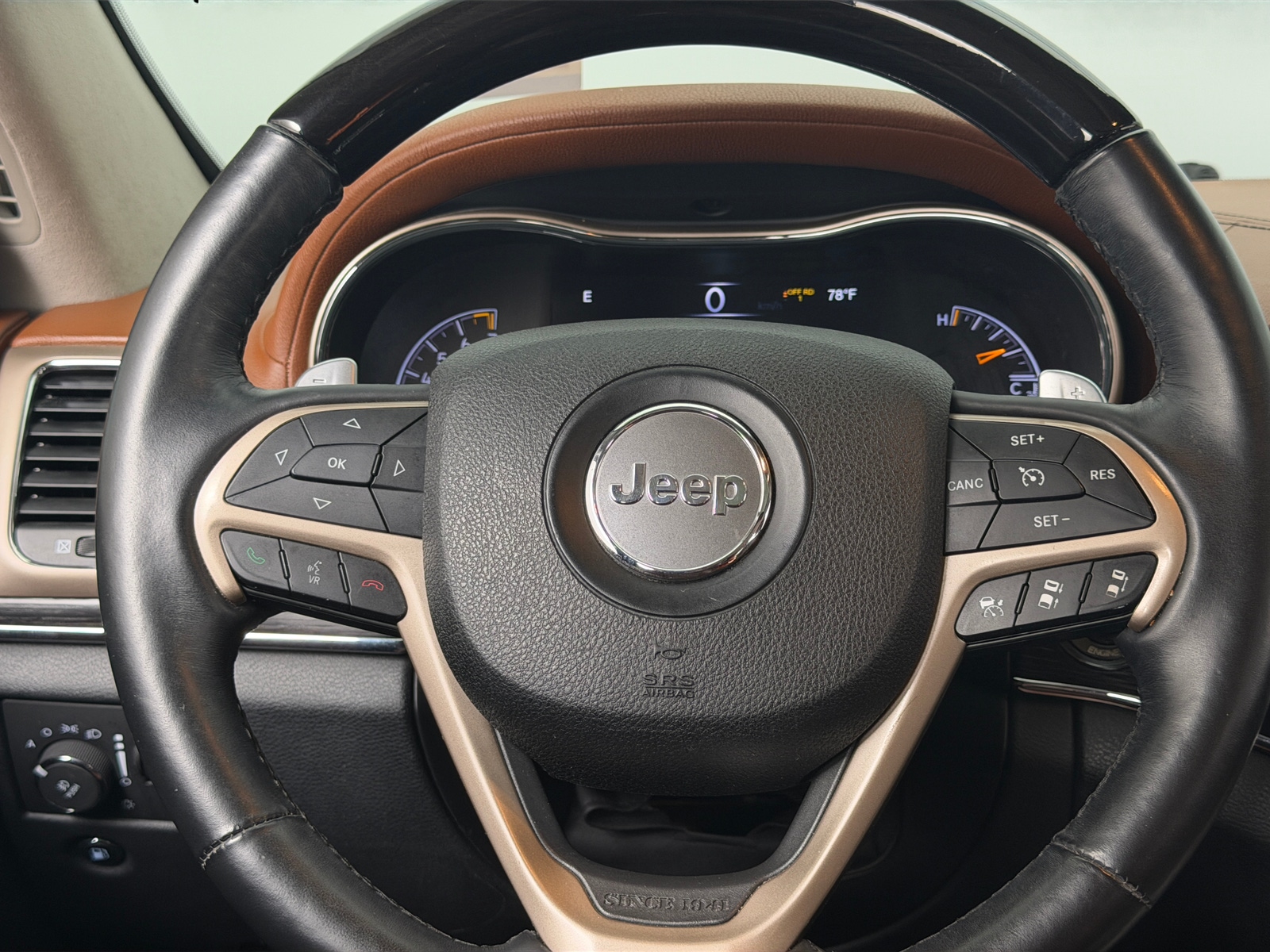 Thumbnail: 2016 Jeep Grand Cherokee - 4