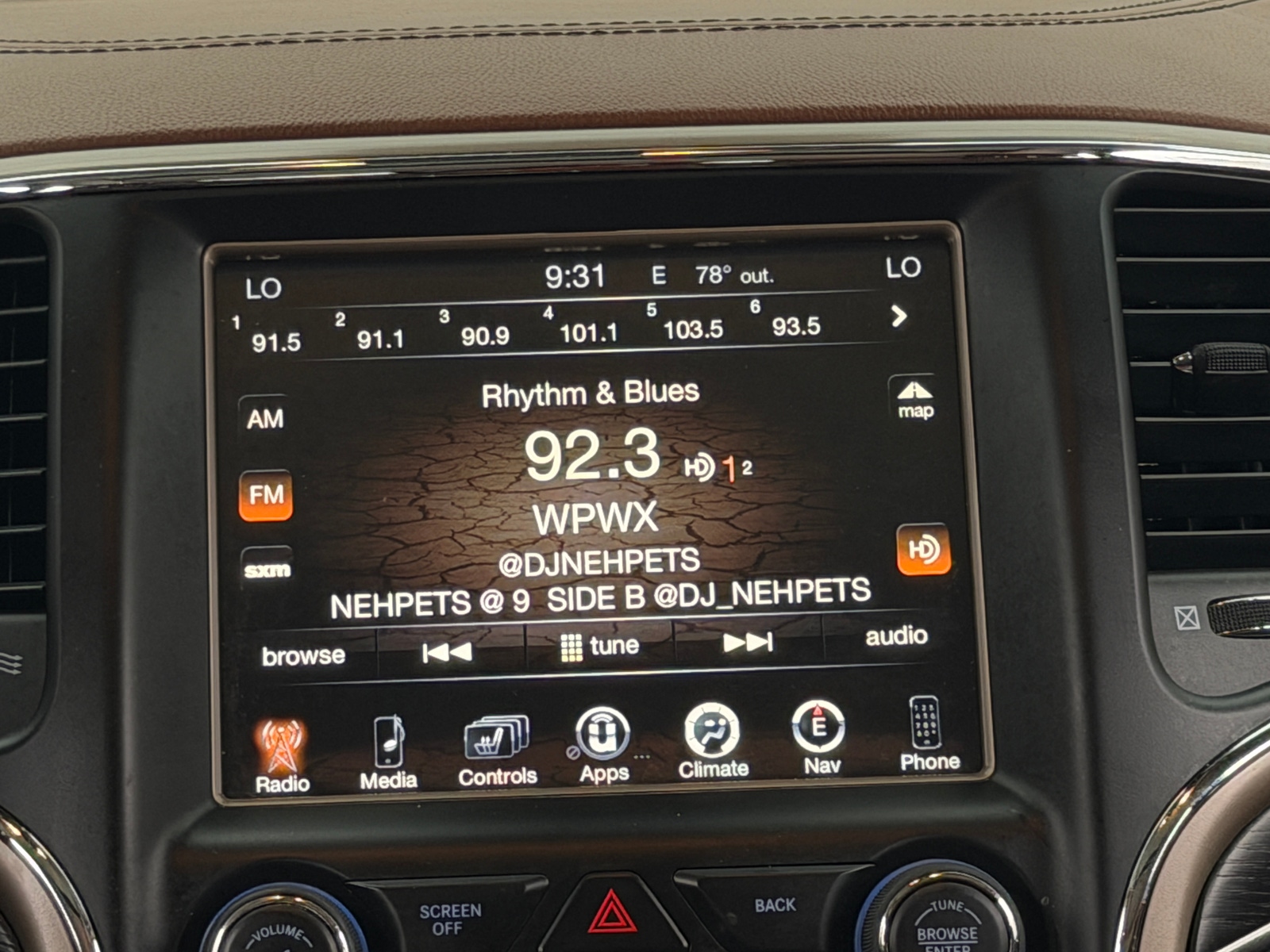 Thumbnail: 2016 Jeep Grand Cherokee - 3