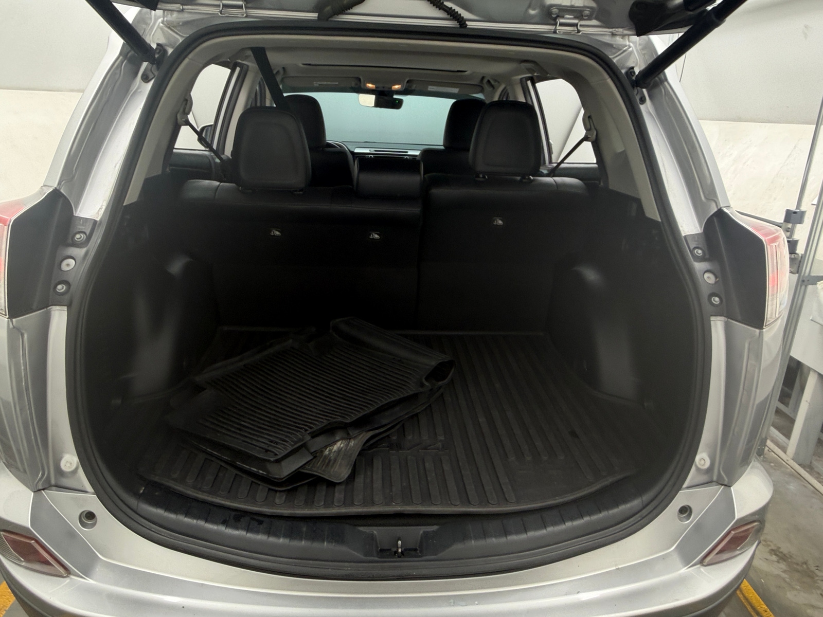 Thumbnail: 2018 Toyota RAV4 - 6