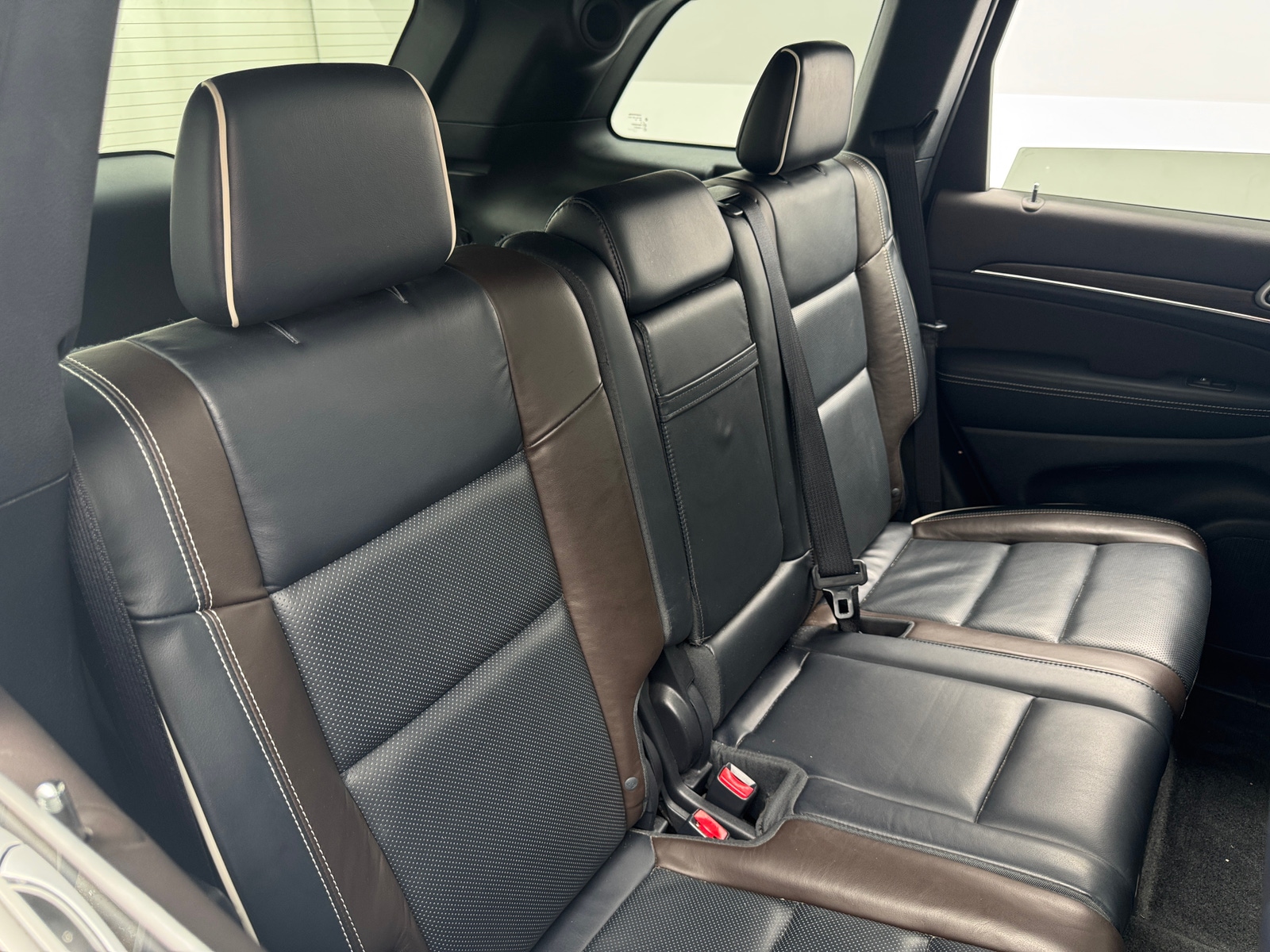 Thumbnail: 2017 Jeep Grand Cherokee - 5