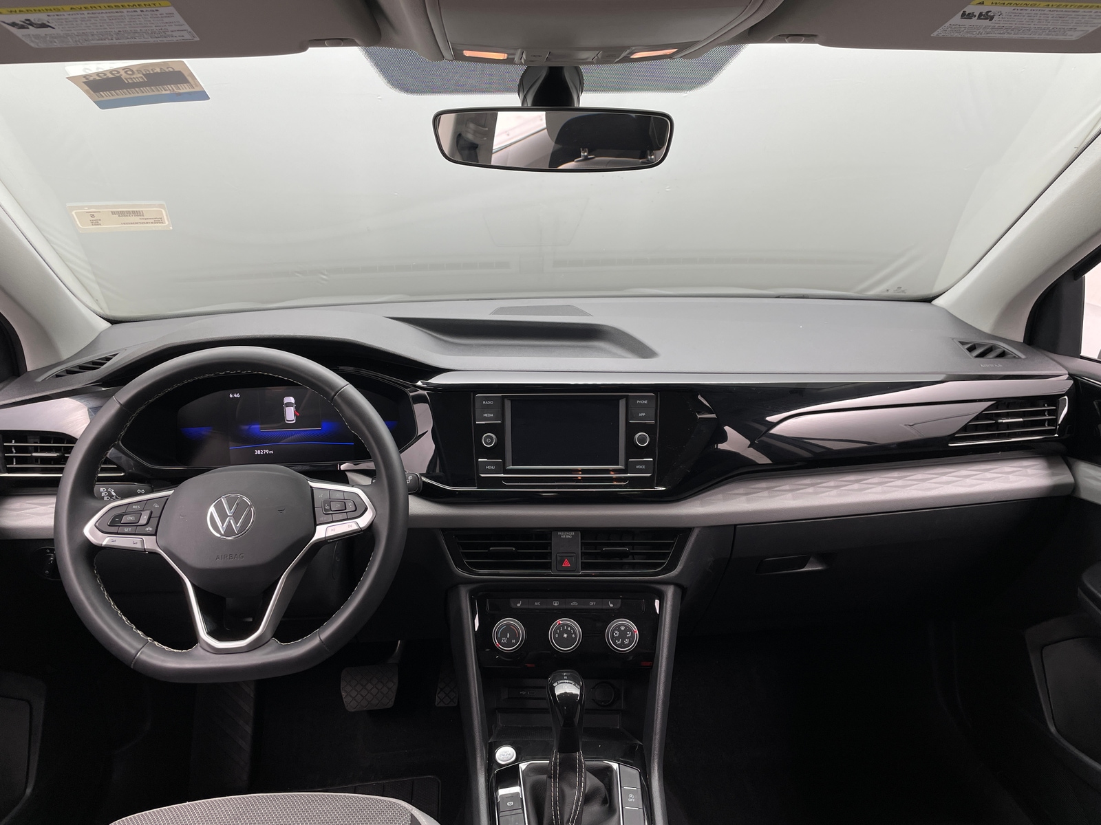 Thumbnail: 2023 Volkswagen Taos - 3