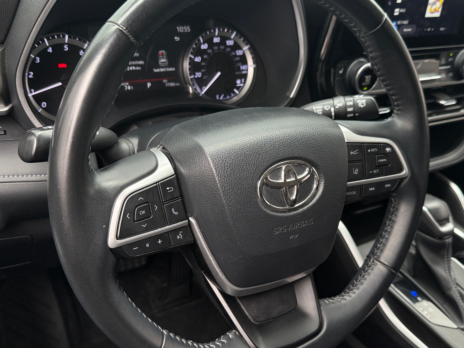 Thumbnail: 2023 Toyota Highlander - 4