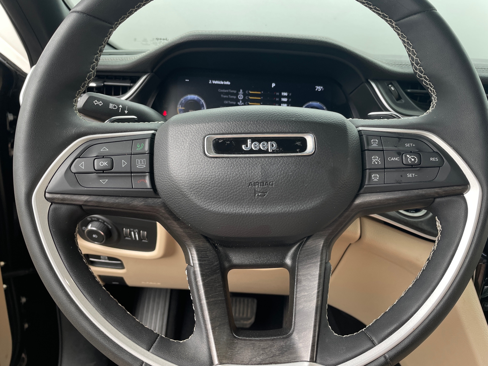 Thumbnail: 2023 Jeep Grand Cherokee L - 5
