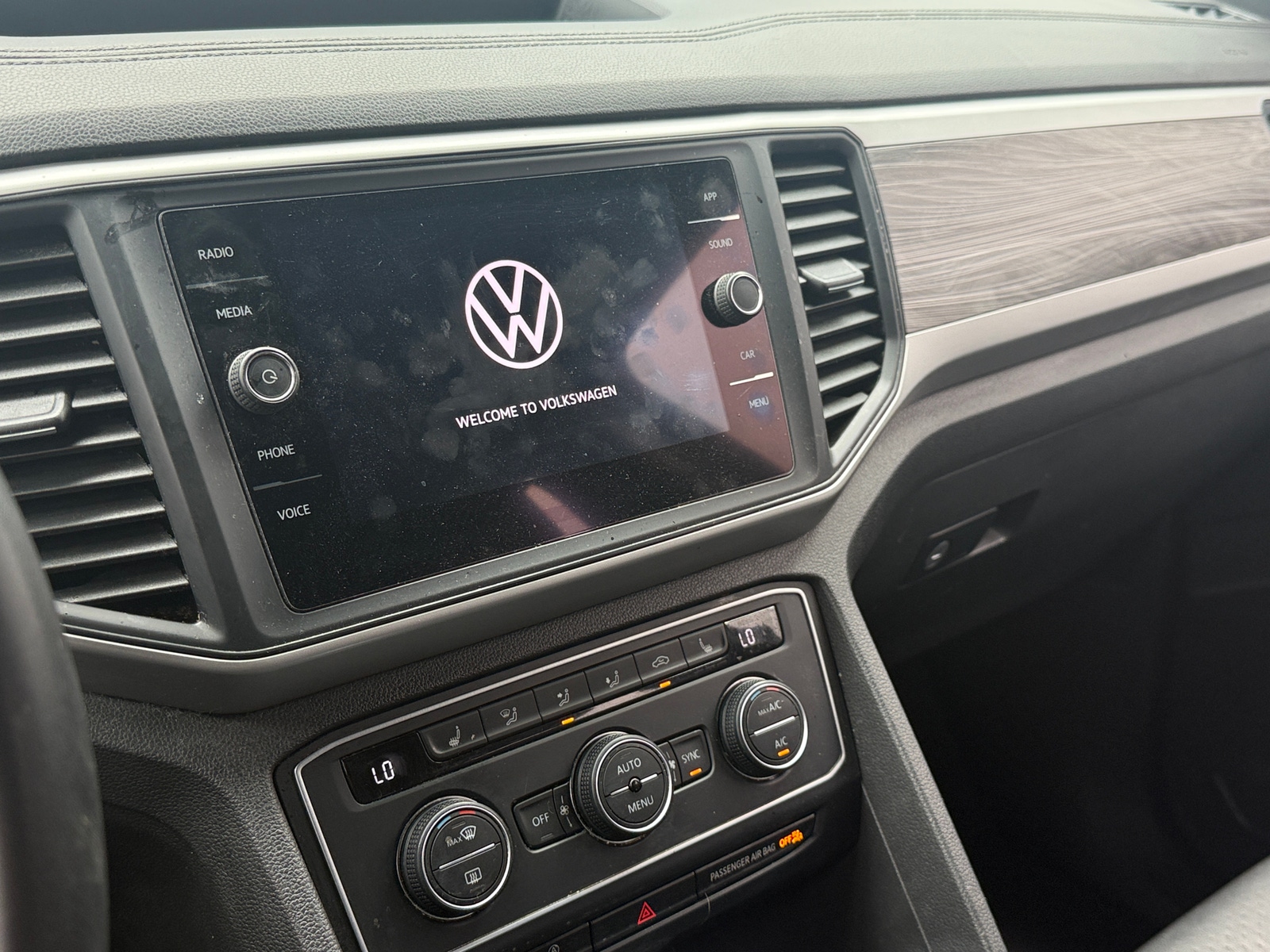 Thumbnail: 2021 Volkswagen Atlas - 3