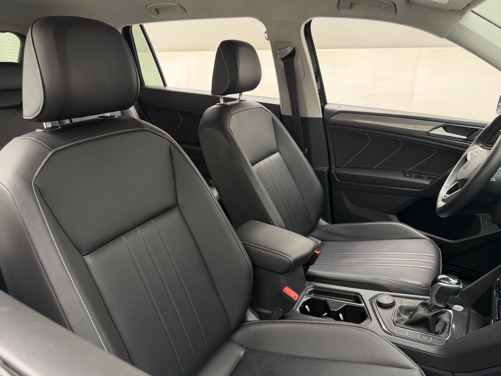 Thumbnail: 2022 Volkswagen Tiguan - 2