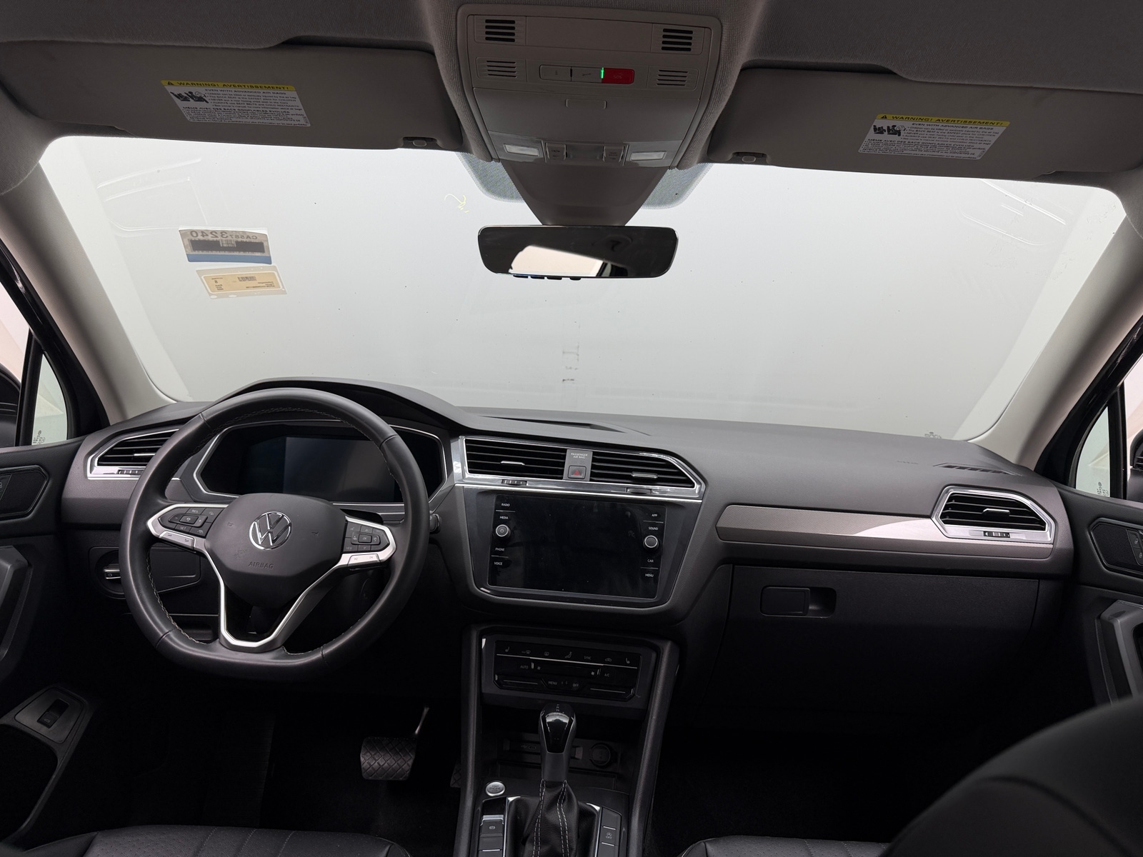 Thumbnail: 2022 Volkswagen Tiguan - 3