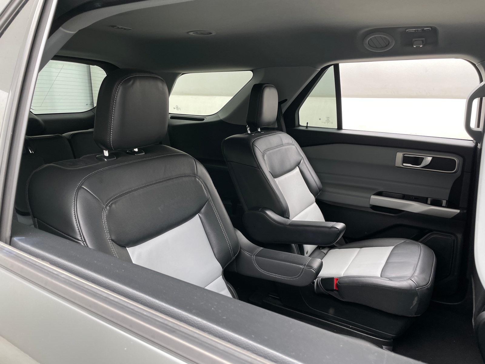 Thumbnail: 2022 Ford Explorer - 5