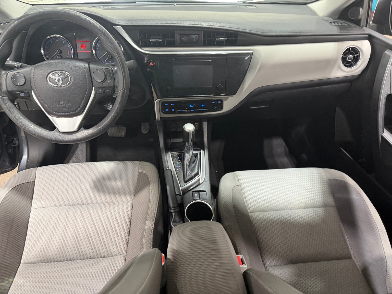 Thumbnail: 2018 Toyota Corolla - 3