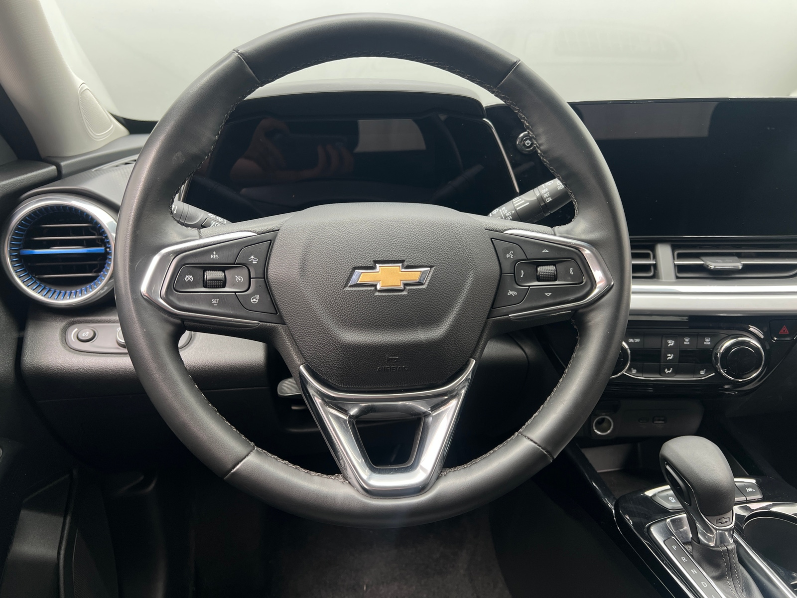 Thumbnail: 2025 Chevrolet Trax - 4