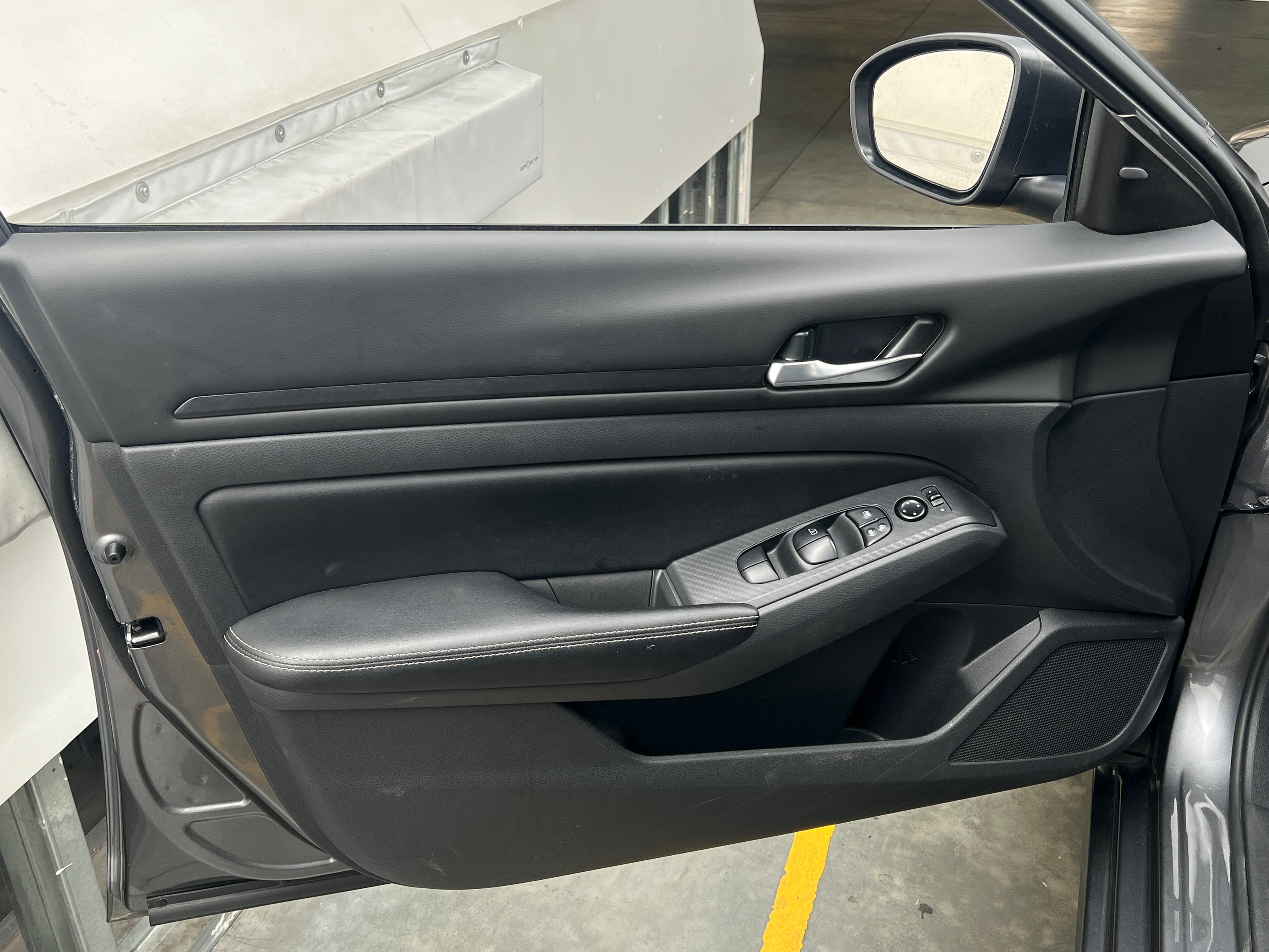 2025 Nissan Altima SV - Photo 8