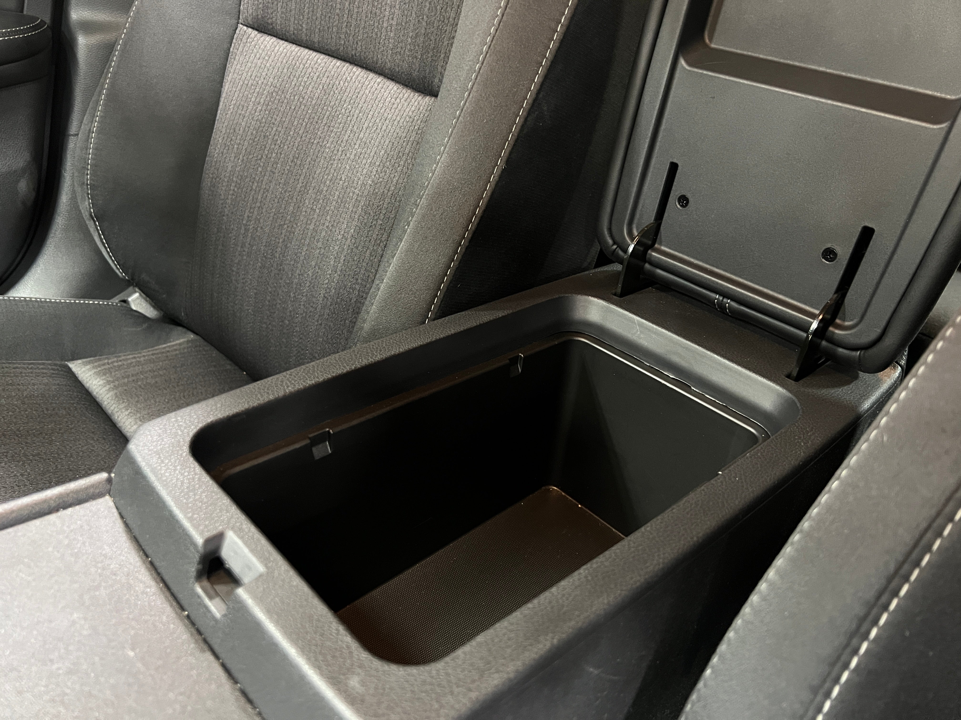 2025 Nissan Altima SV - Photo 13