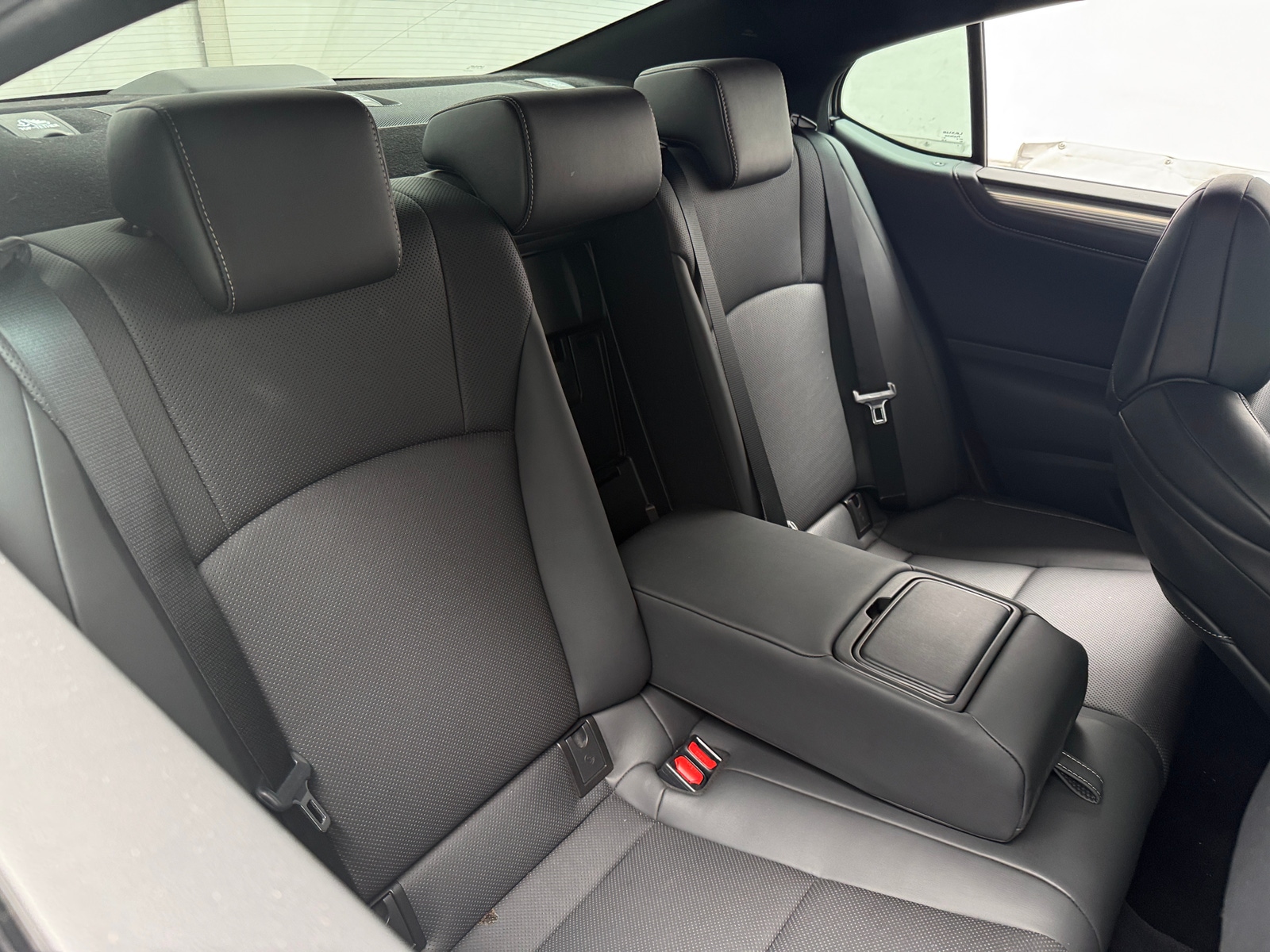 Thumbnail: 2021 Lexus ES - 5