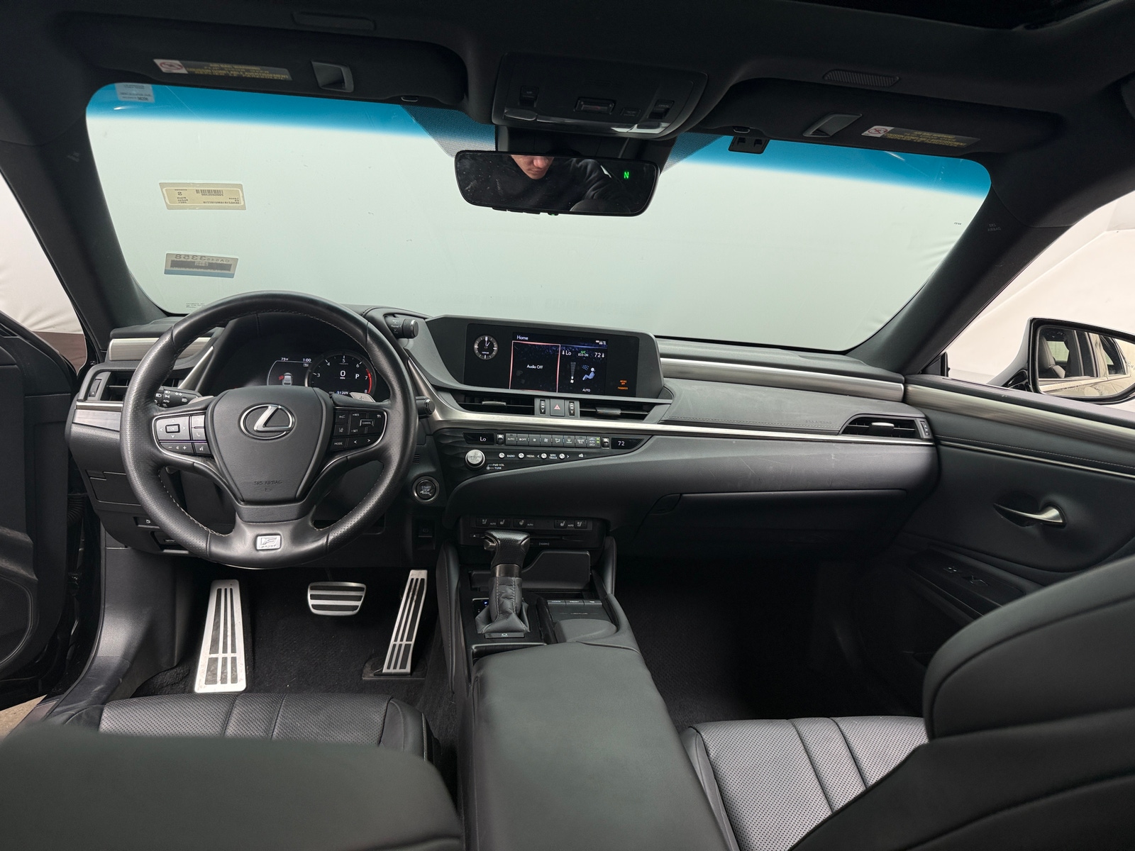 Thumbnail: 2021 Lexus ES - 2