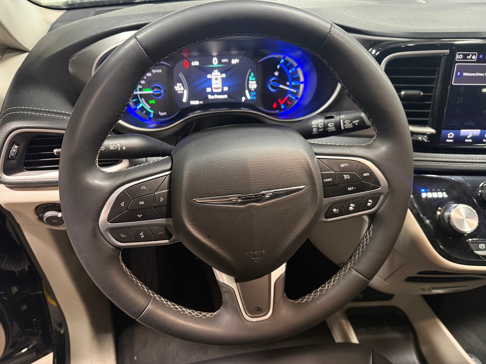 Thumbnail: 2024 Chrysler Pacifica - 4