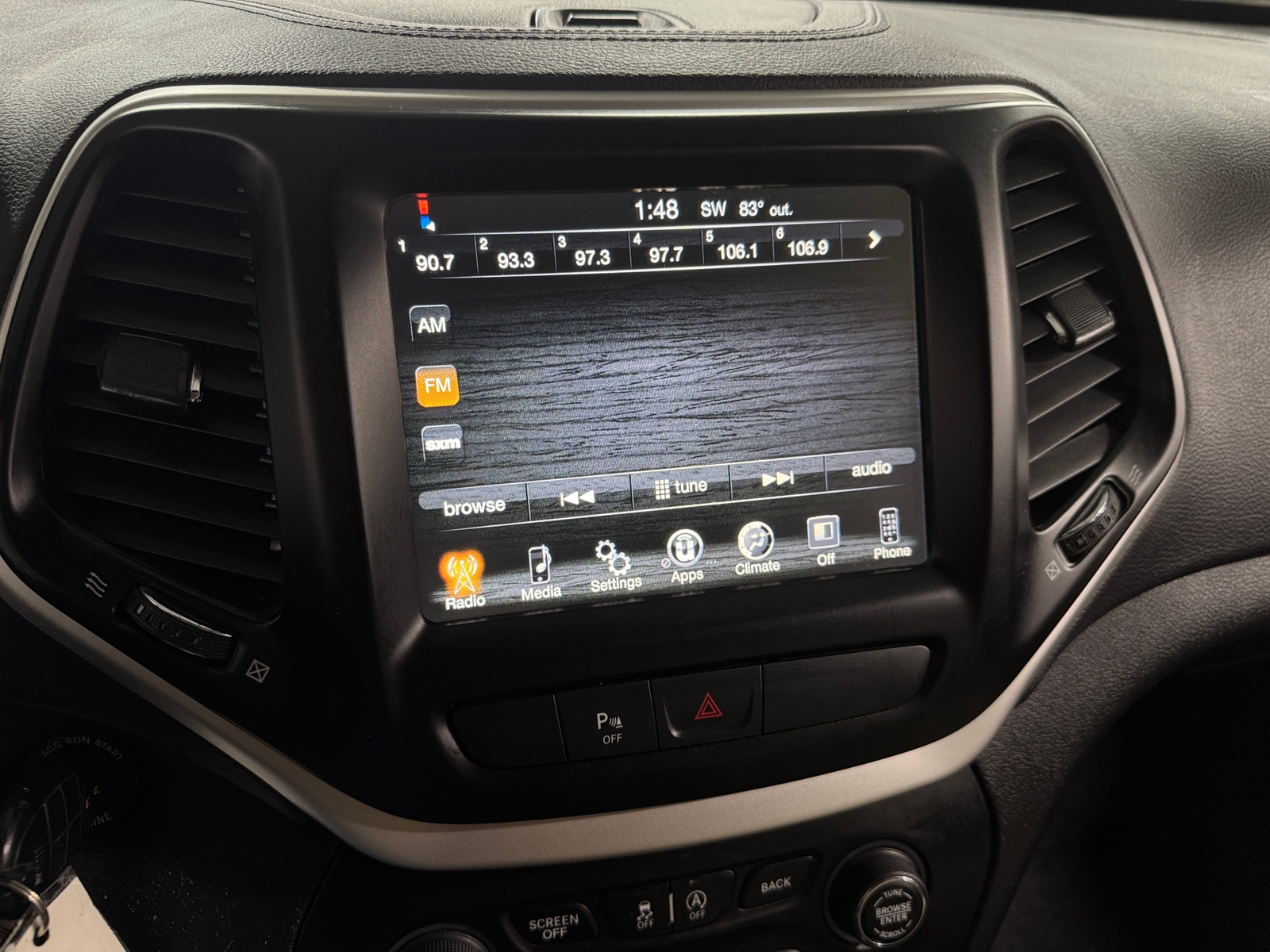 Thumbnail: 2017 Jeep Cherokee - 4