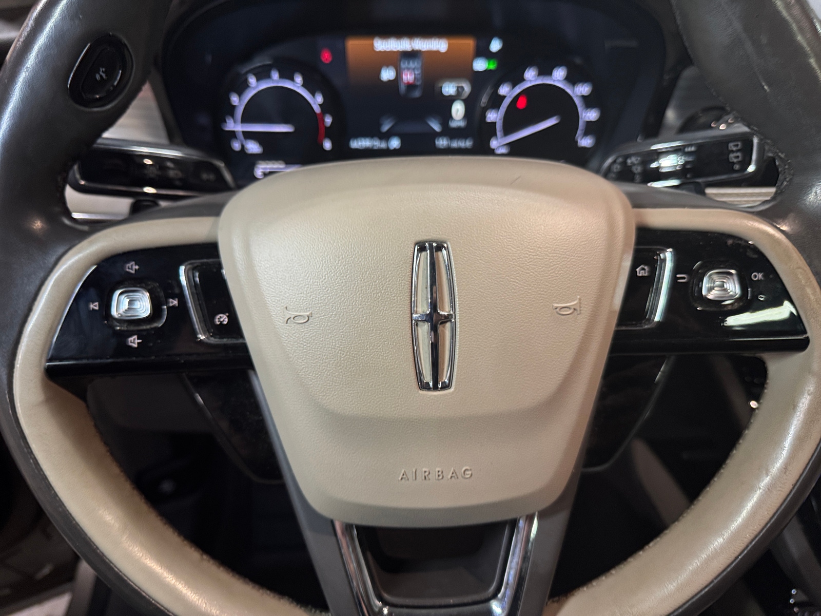 Thumbnail: 2020 Lincoln Corsair - 5