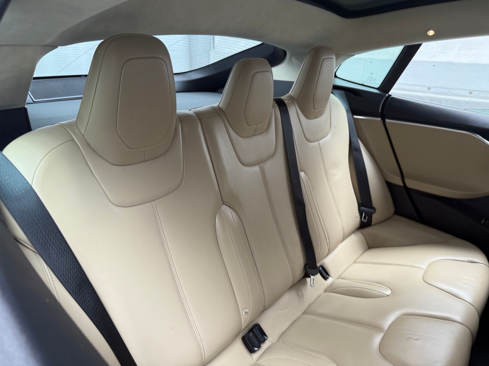 Thumbnail: 2015 Tesla Model S - 6