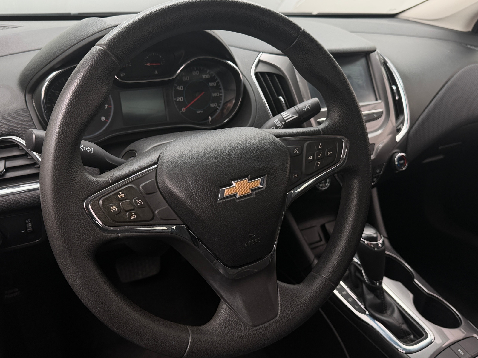 Thumbnail: 2017 Chevrolet Cruze - 5