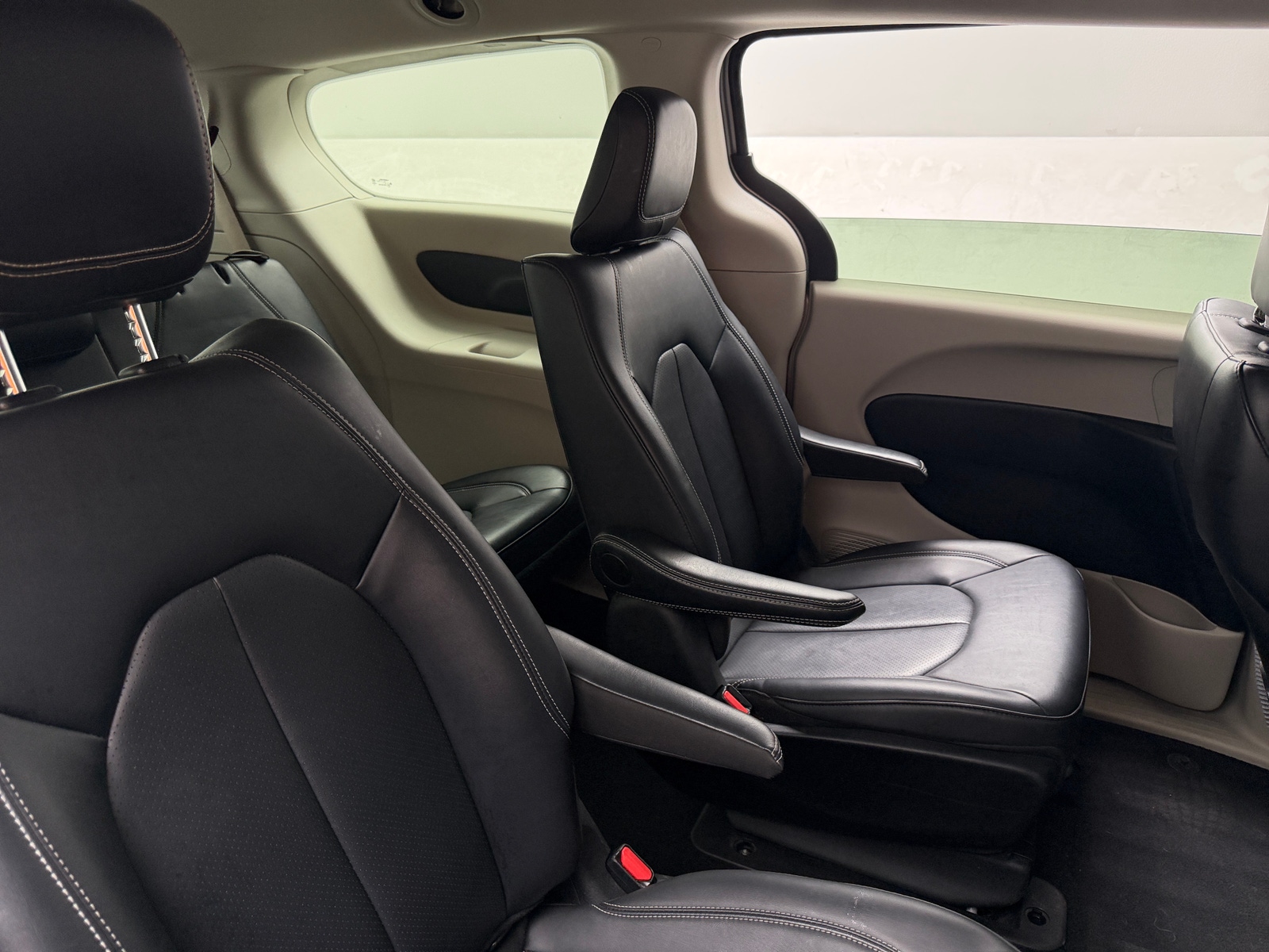 Thumbnail: 2024 Chrysler Pacifica - 5