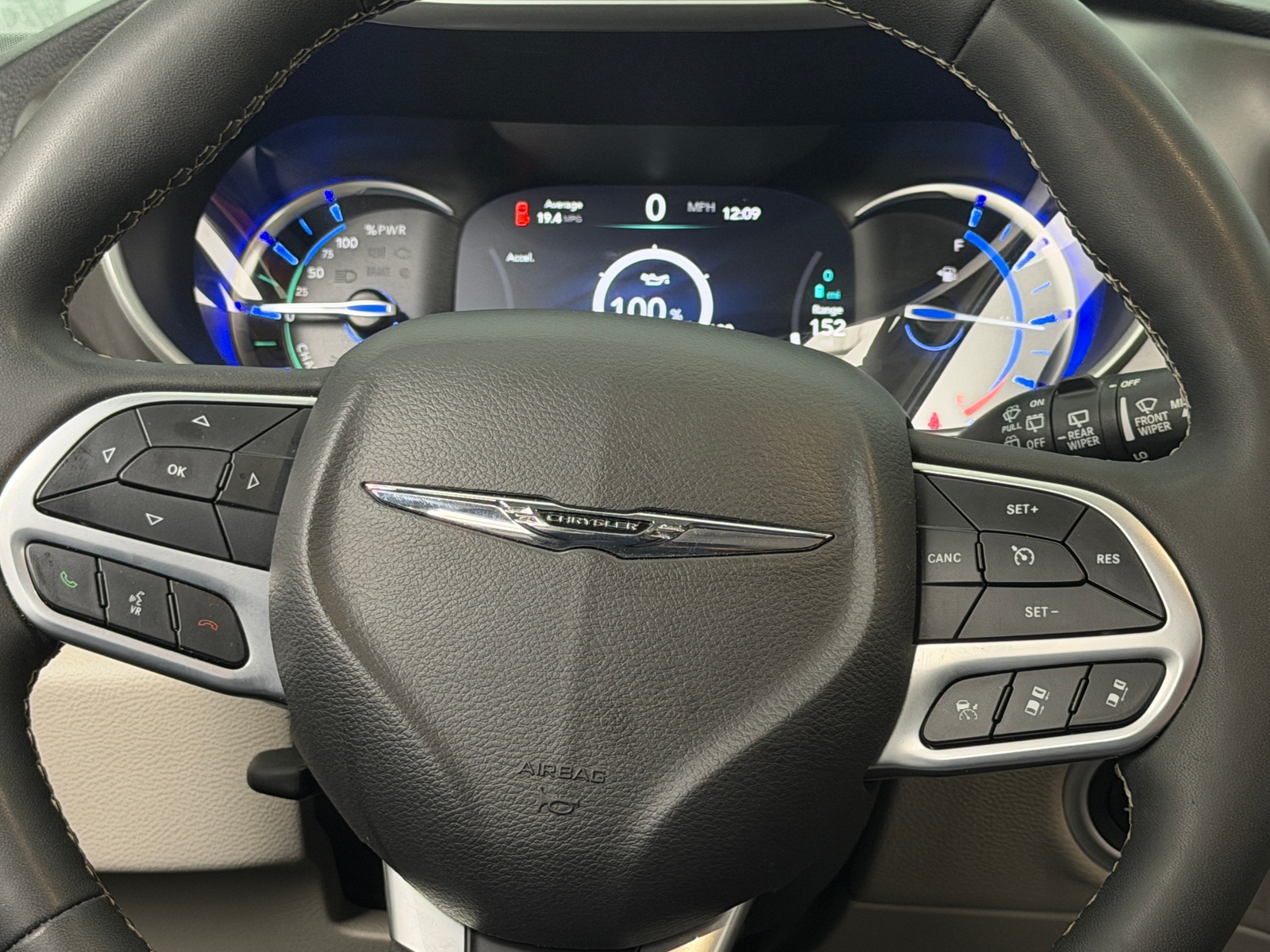 Thumbnail: 2024 Chrysler Pacifica - 4