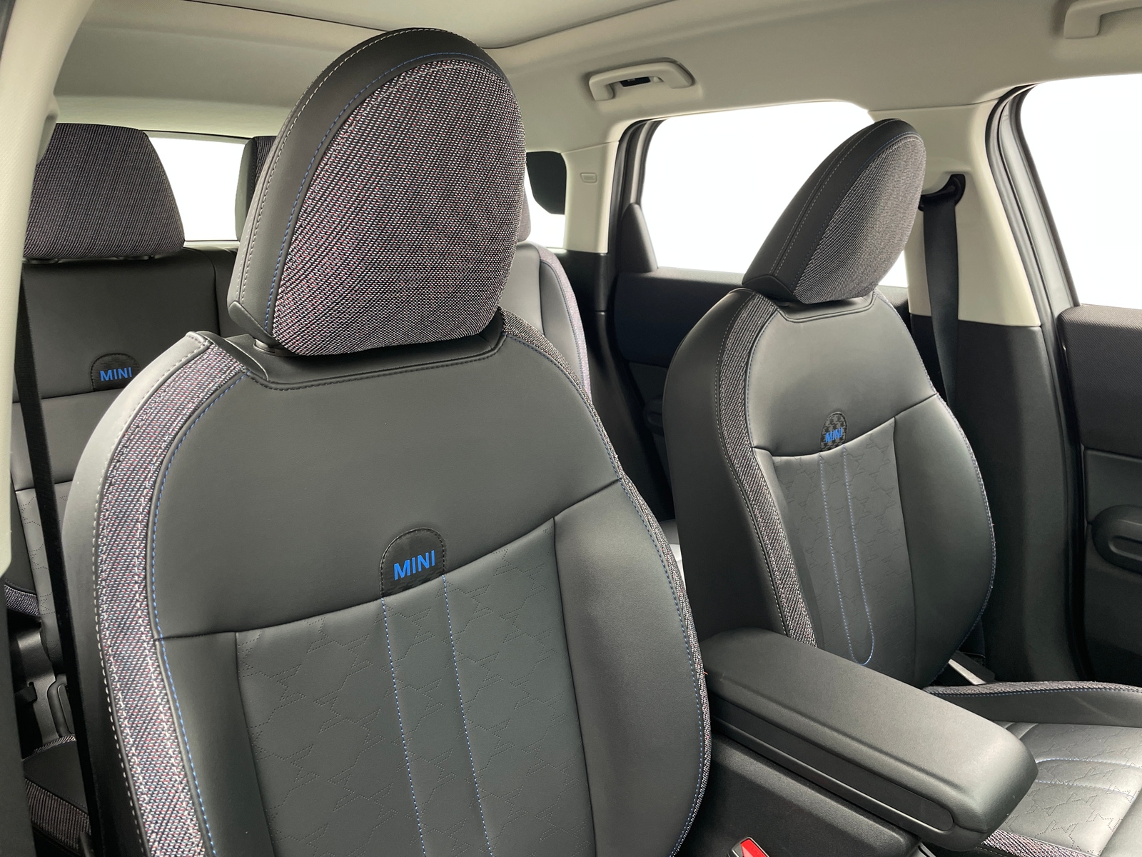 Thumbnail: 2025 MINI Cooper Countryman - 2