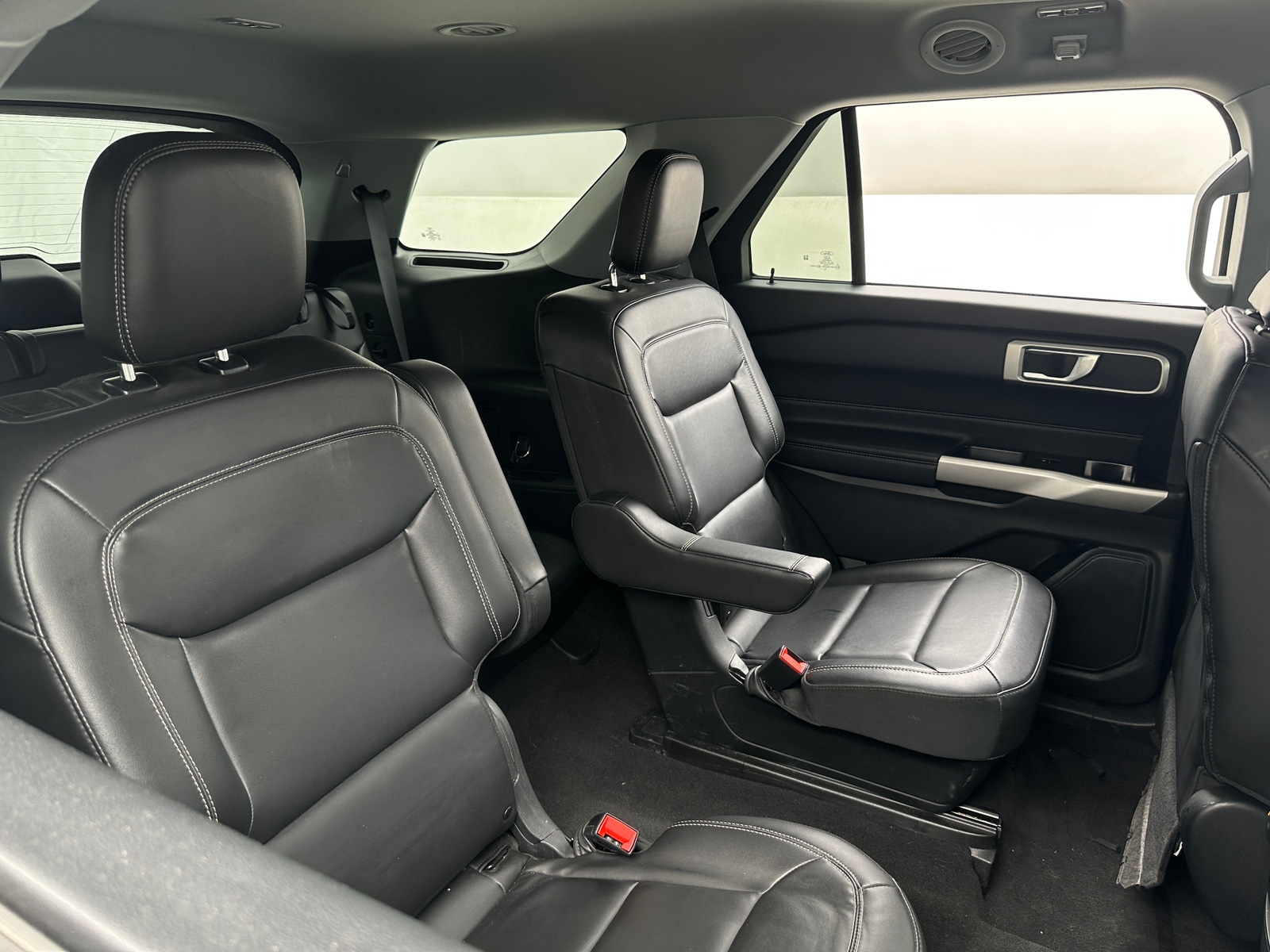 Thumbnail: 2022 Ford Explorer - 5