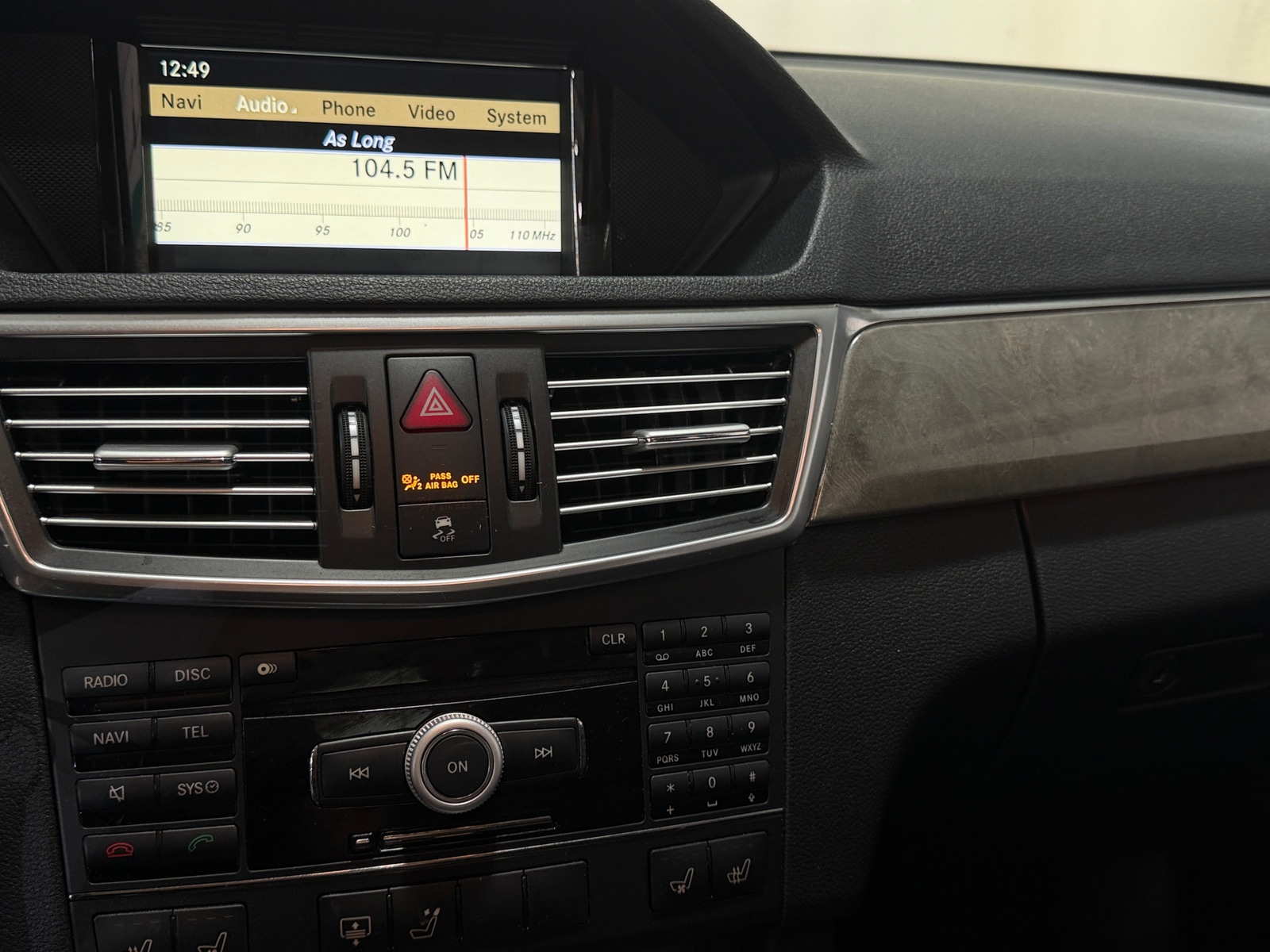 Thumbnail: 2010 Mercedes-Benz E-Class - 3