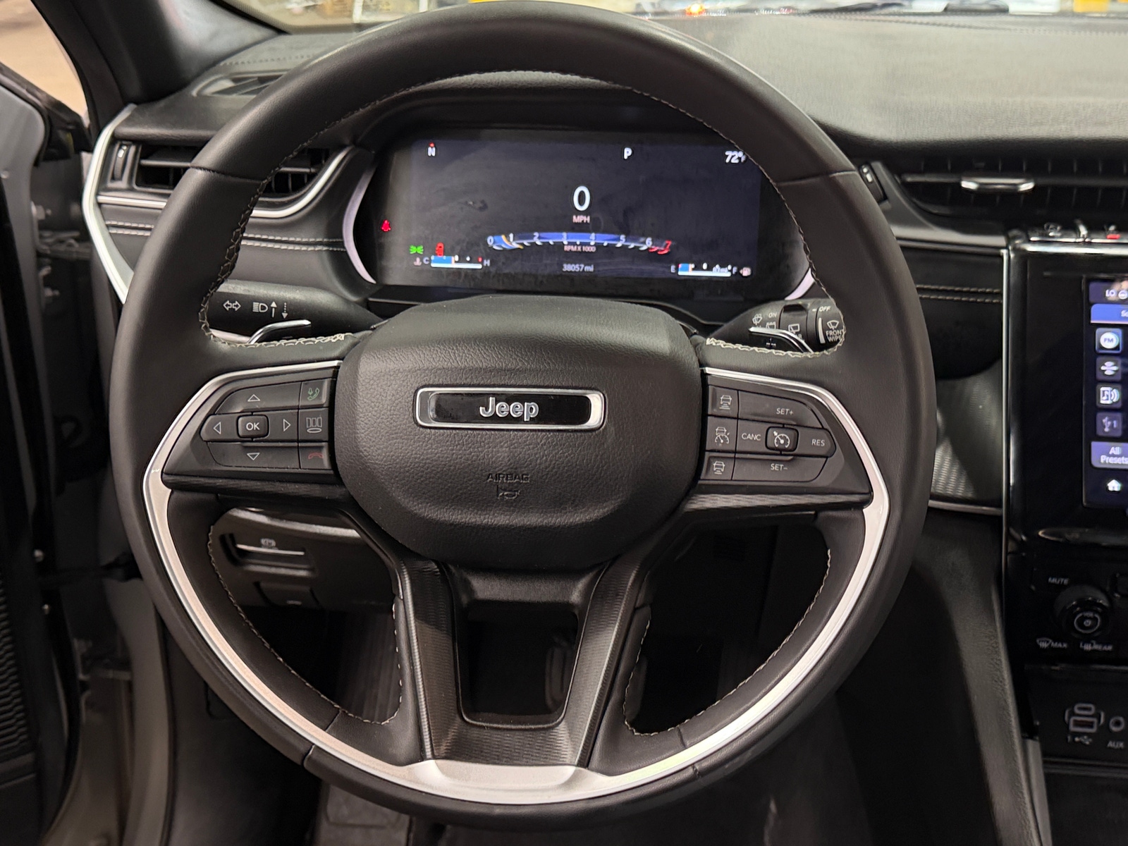 Thumbnail: 2024 Jeep Grand Cherokee - 4
