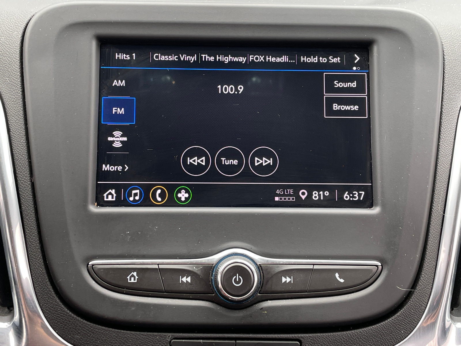 Thumbnail: 2023 Chevrolet Equinox - 4