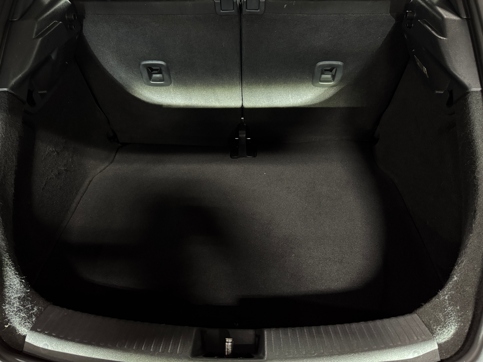 Thumbnail: 2016 Volkswagen Beetle - 7