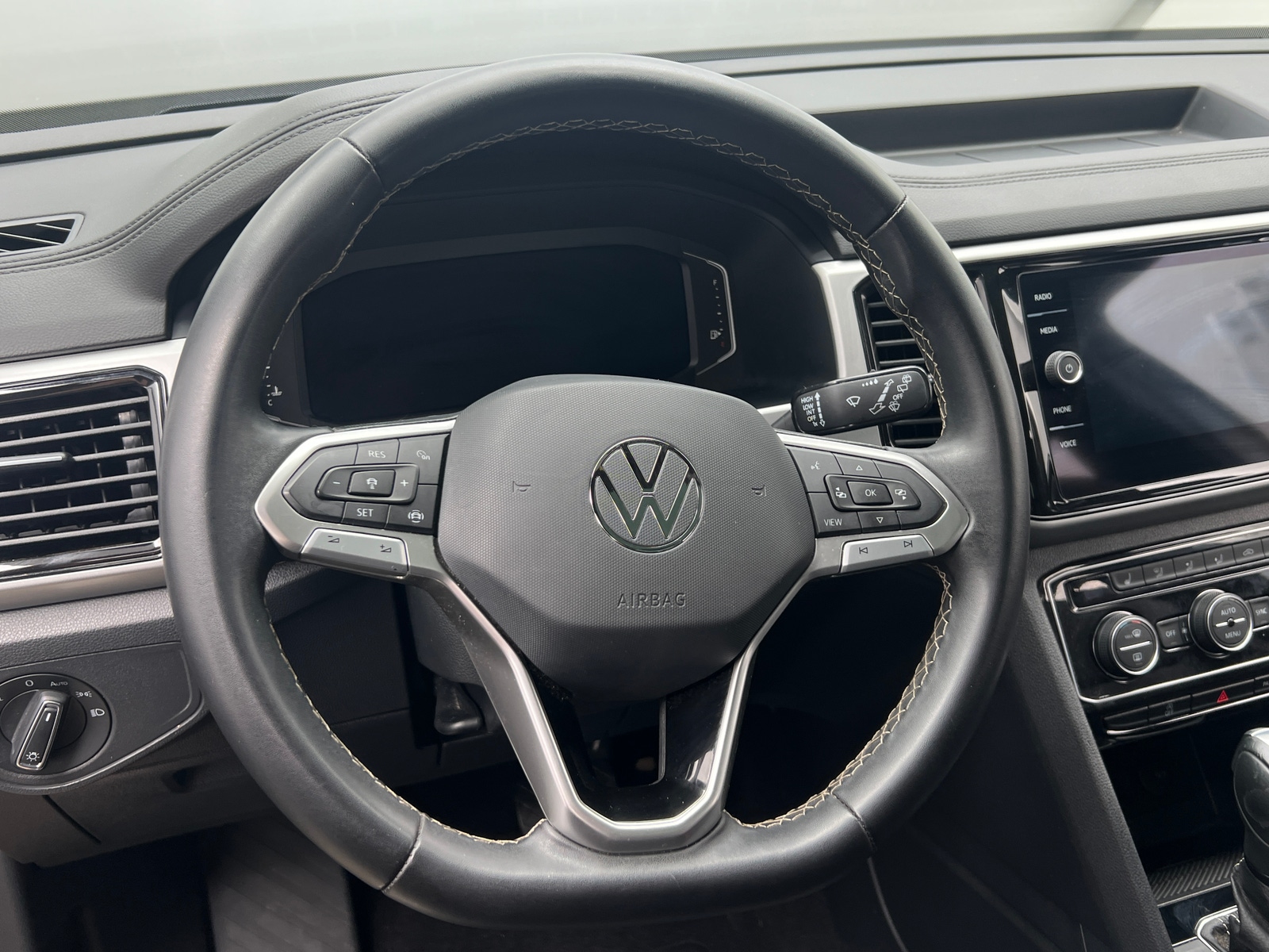 Thumbnail: 2023 Volkswagen Atlas - 4