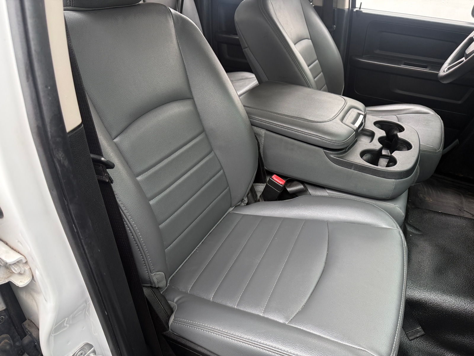 Thumbnail: 2019 RAM 1500 Classic - 2