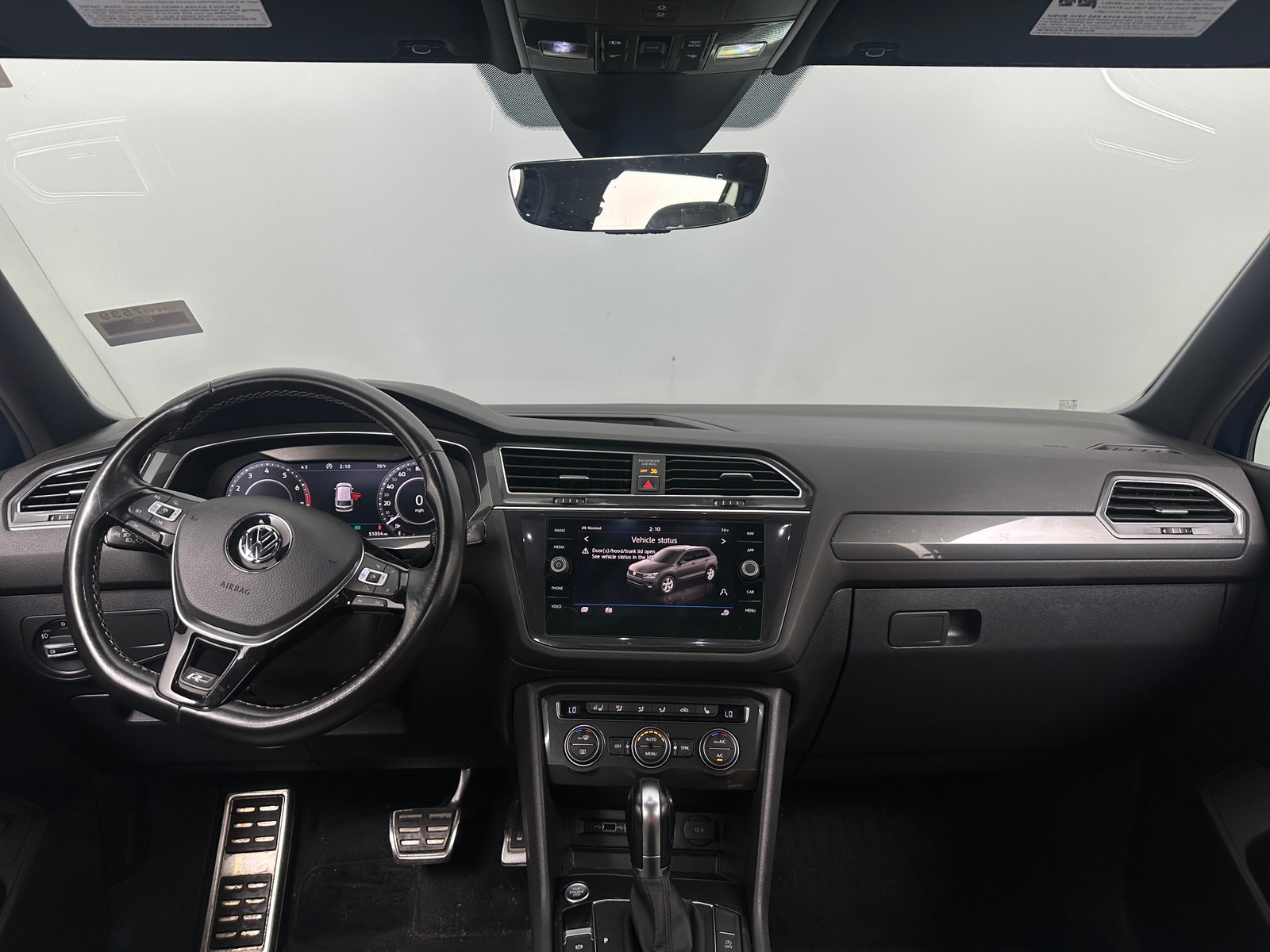 Thumbnail: 2018 Volkswagen Tiguan - 2
