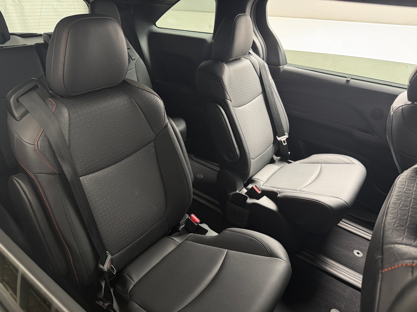Thumbnail: 2022 Toyota Sienna - 5