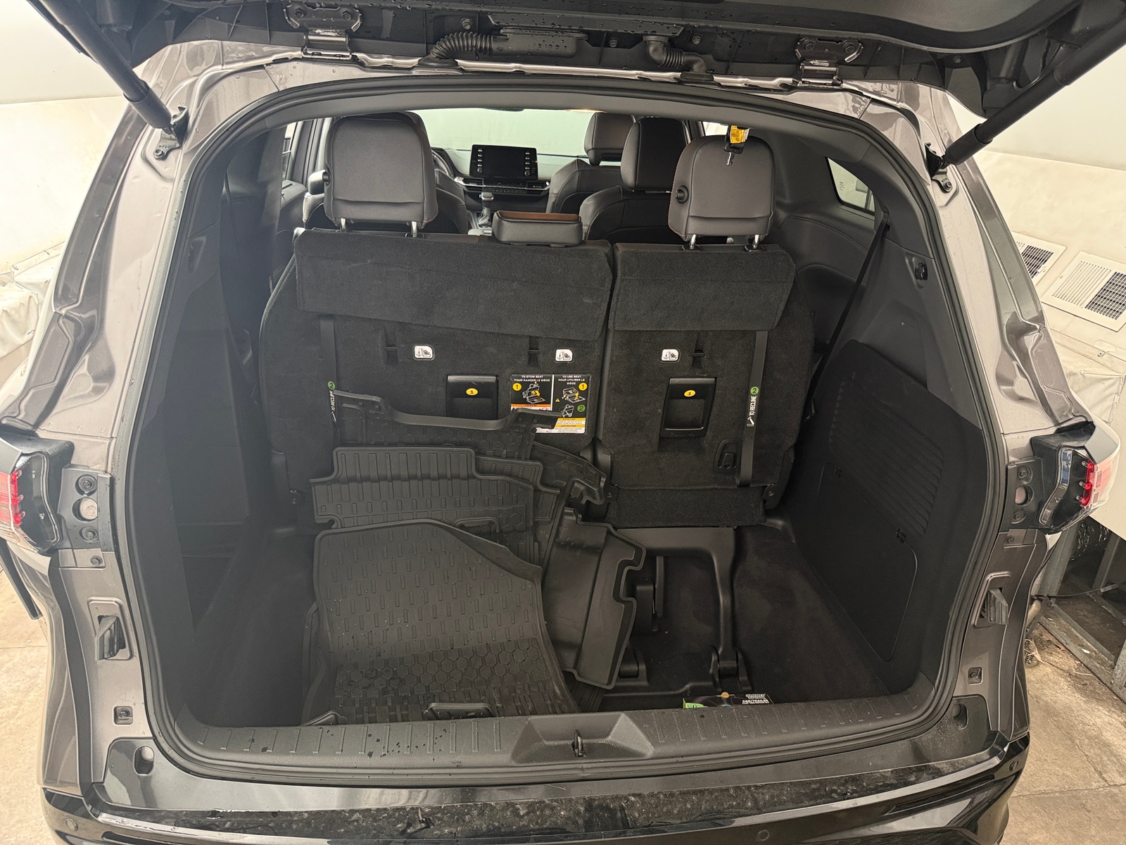 Thumbnail: 2022 Toyota Sienna - 6
