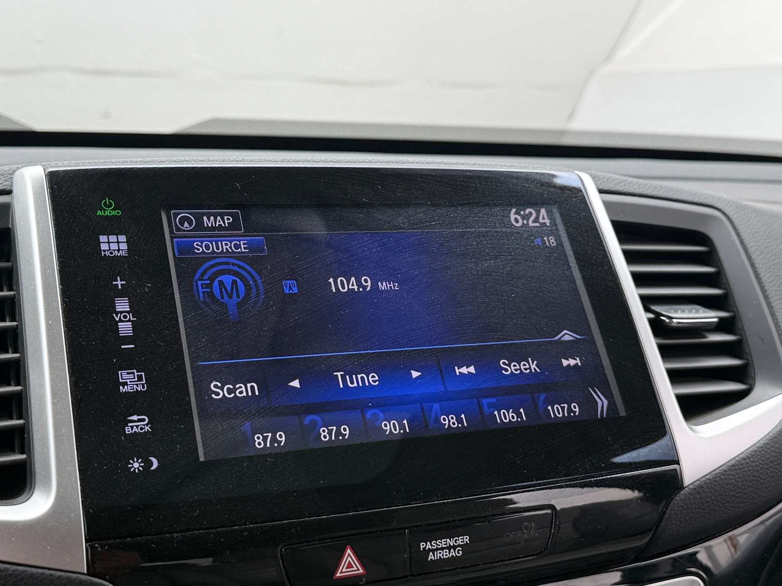 Thumbnail: 2016 Honda Pilot - 3