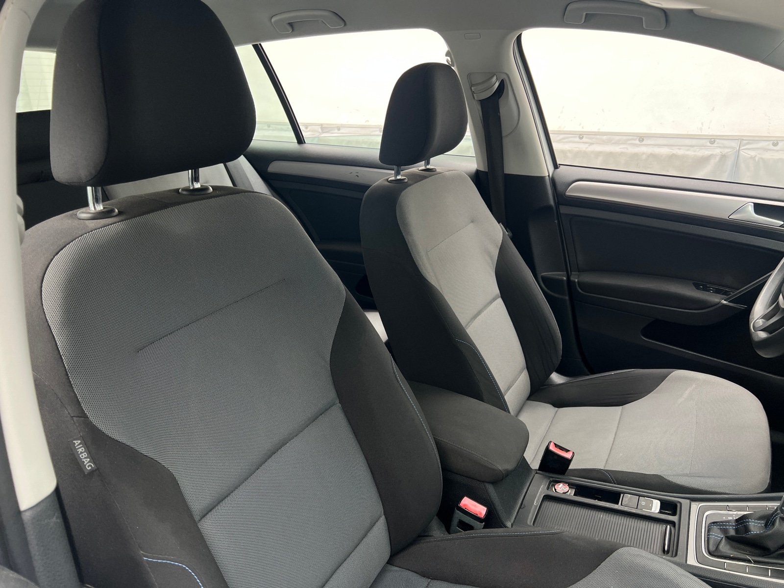 Thumbnail: 2016 Volkswagen e-Golf - 2