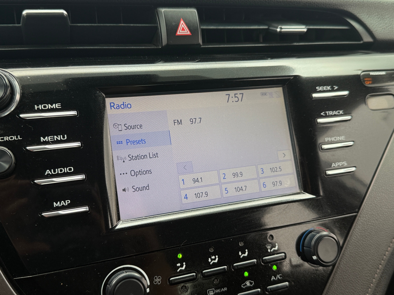 Thumbnail: 2019 Toyota Camry - 4