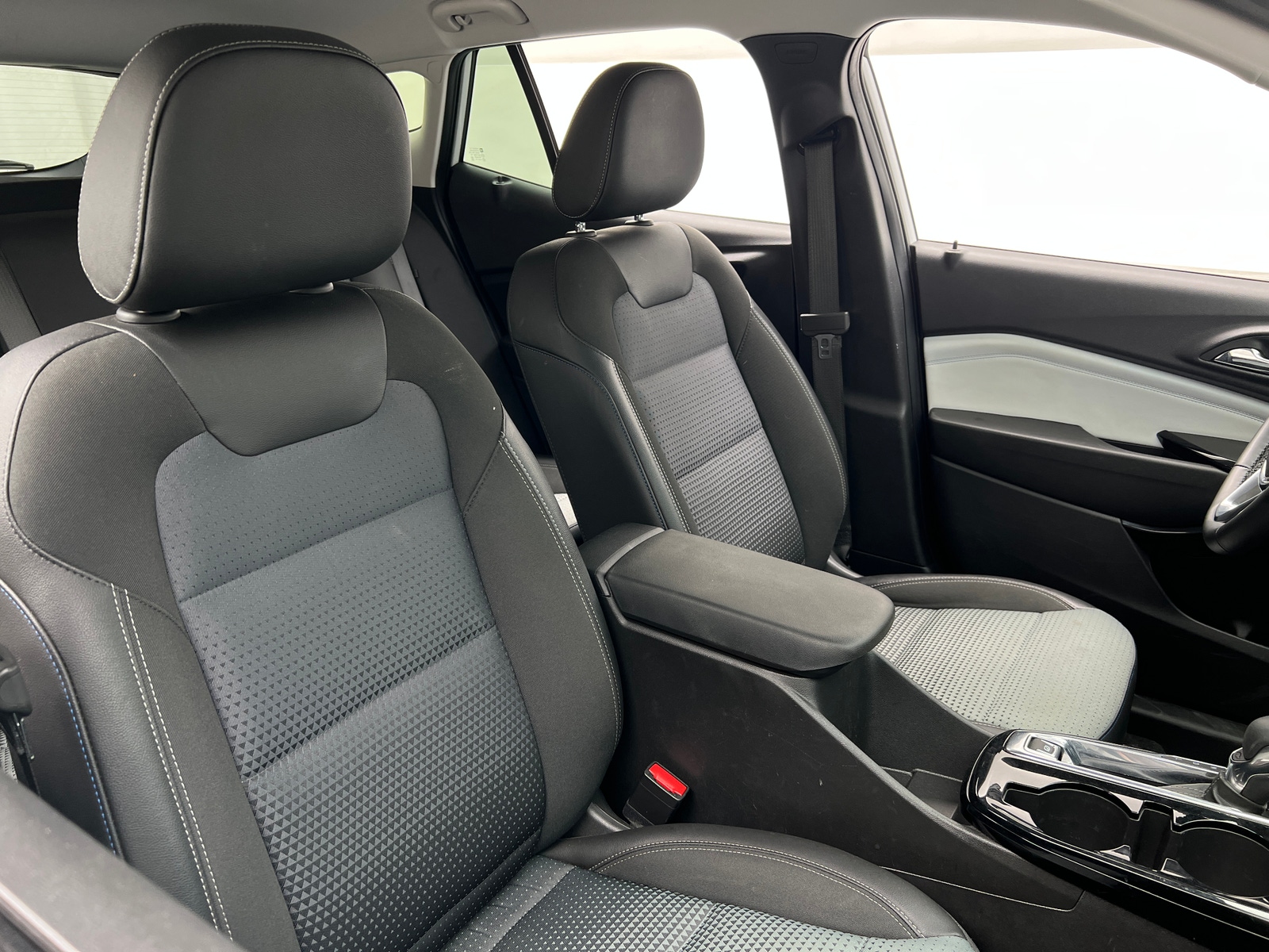 Thumbnail: 2025 Chevrolet Trax - 2