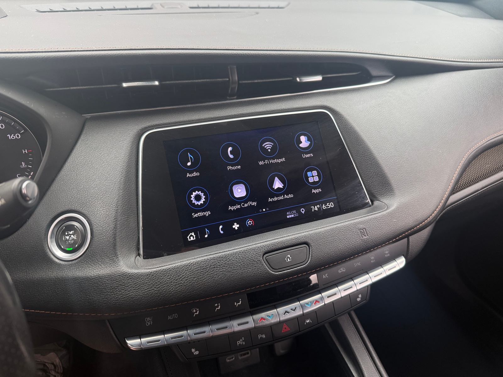 Thumbnail: 2019 Cadillac XT4 - 3