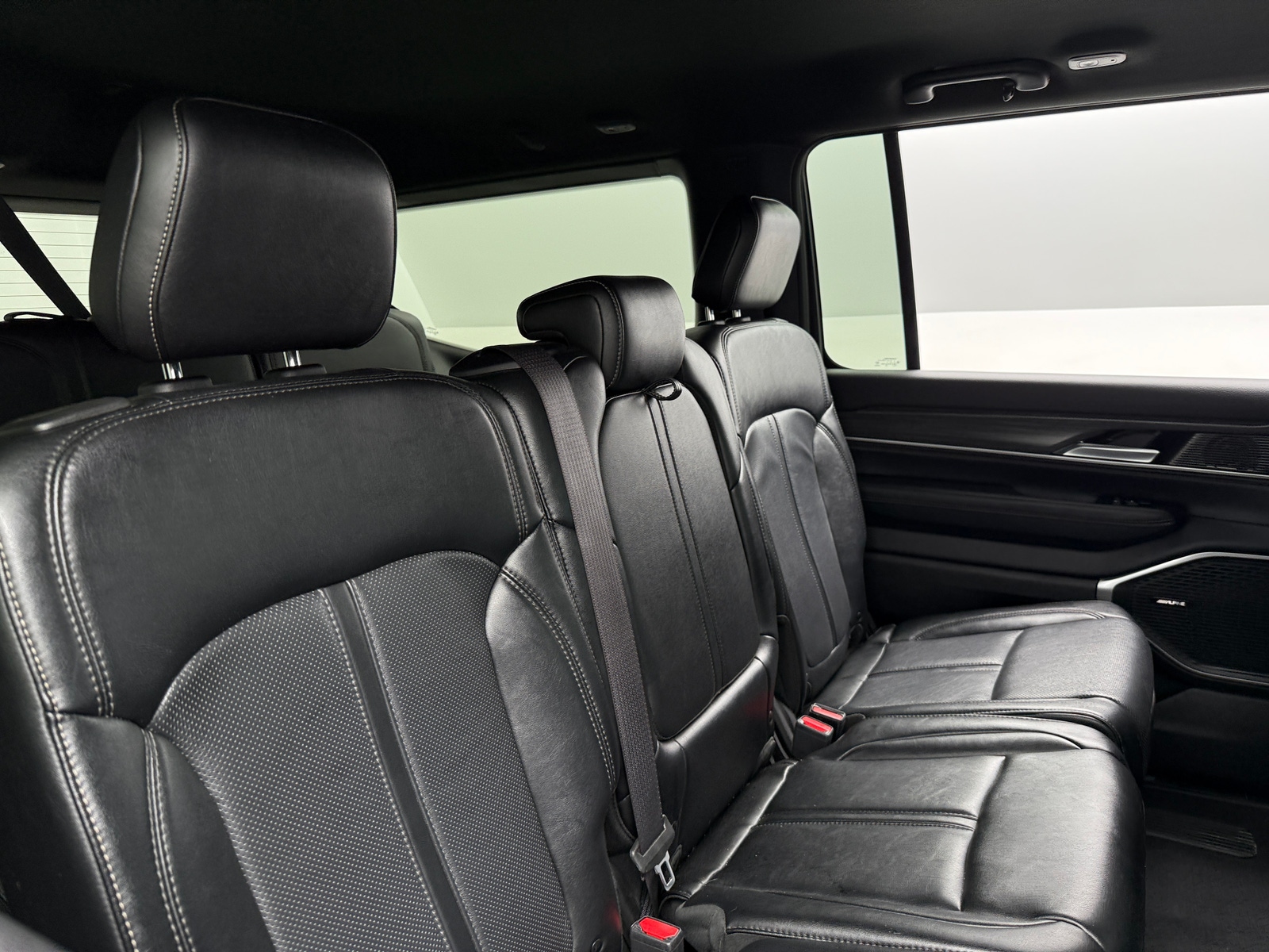 Thumbnail: 2024 Jeep Wagoneer - 5