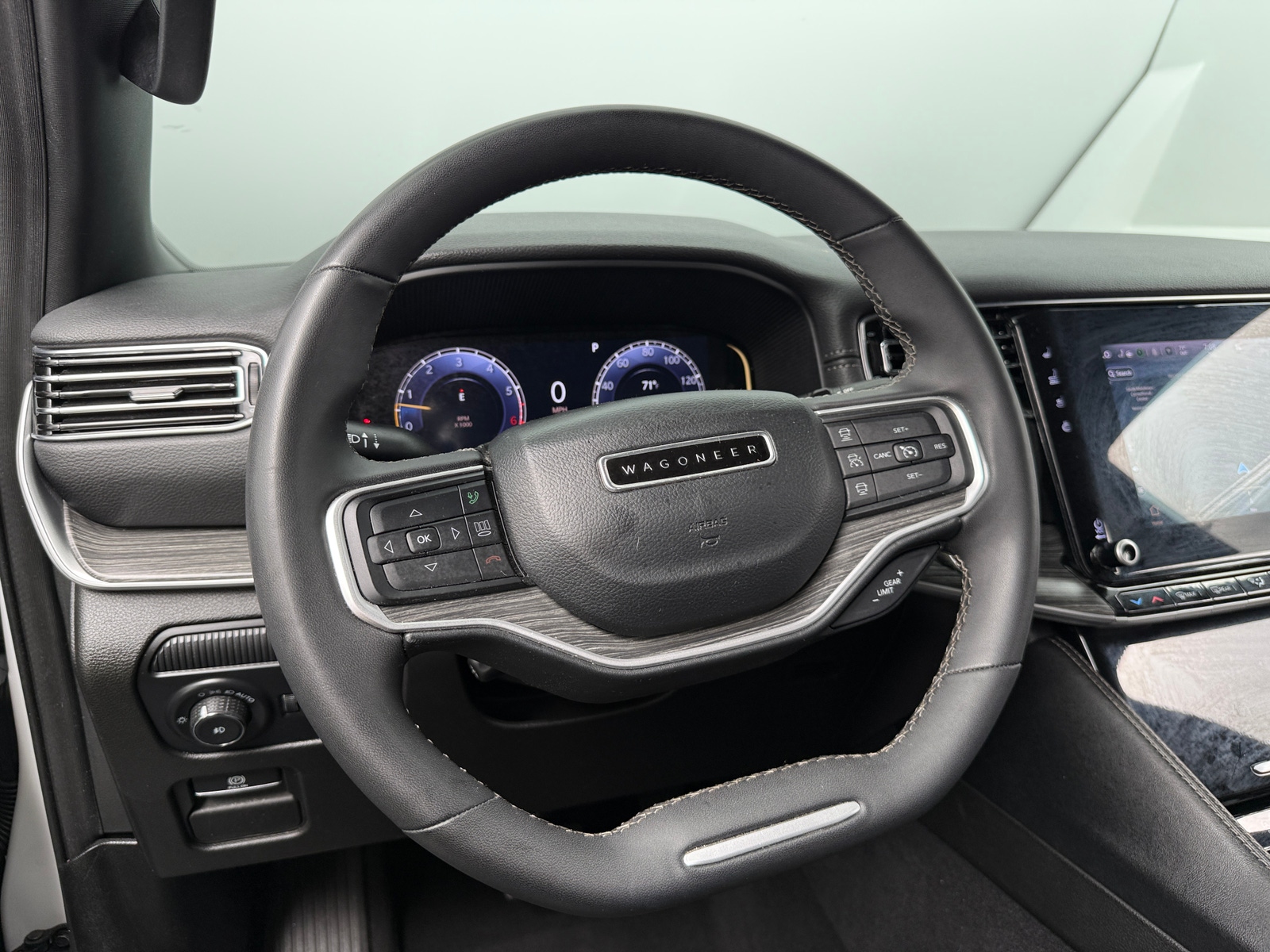 Thumbnail: 2024 Jeep Wagoneer - 4