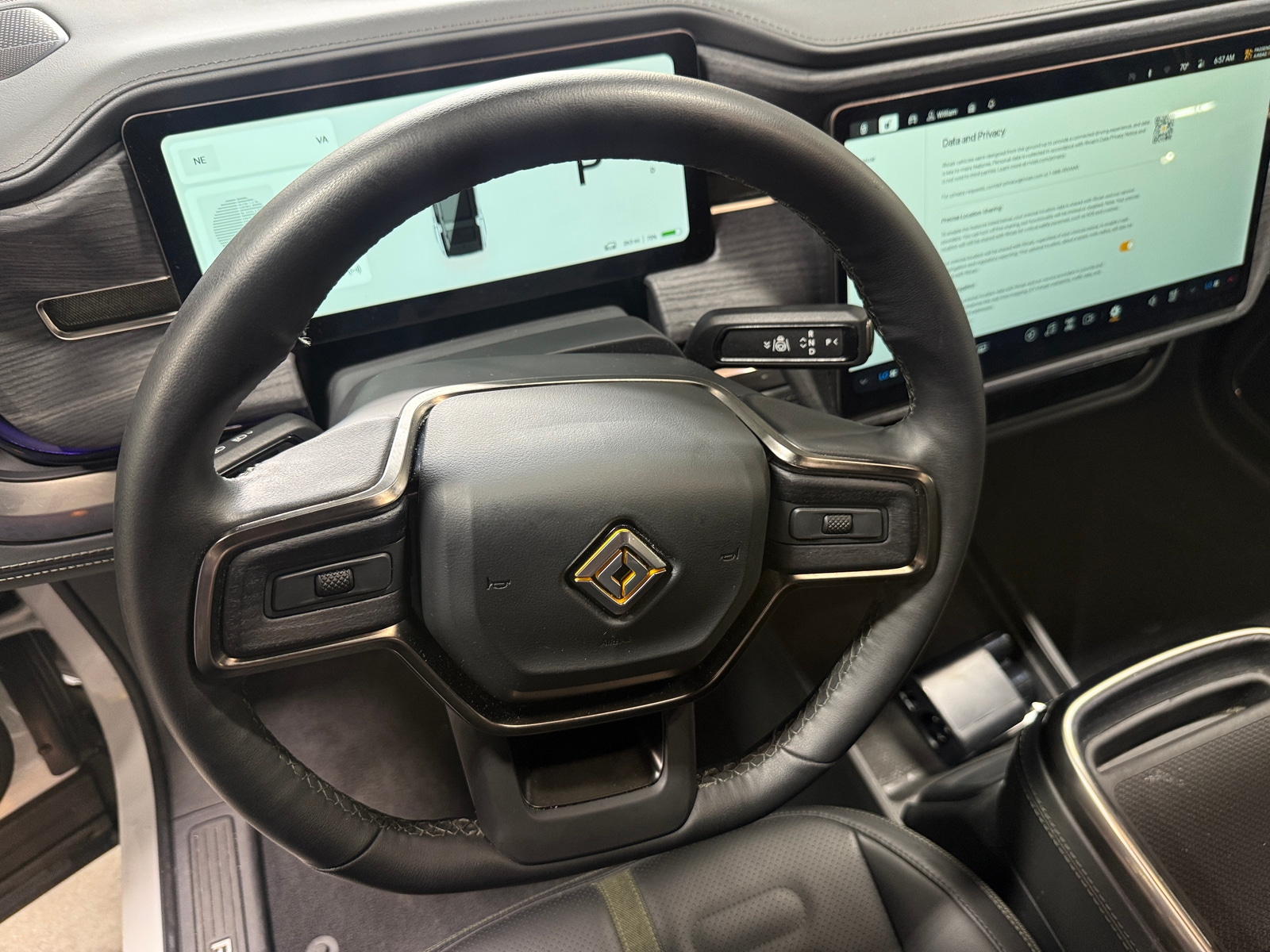 Thumbnail: 2024 Rivian R1S - 4