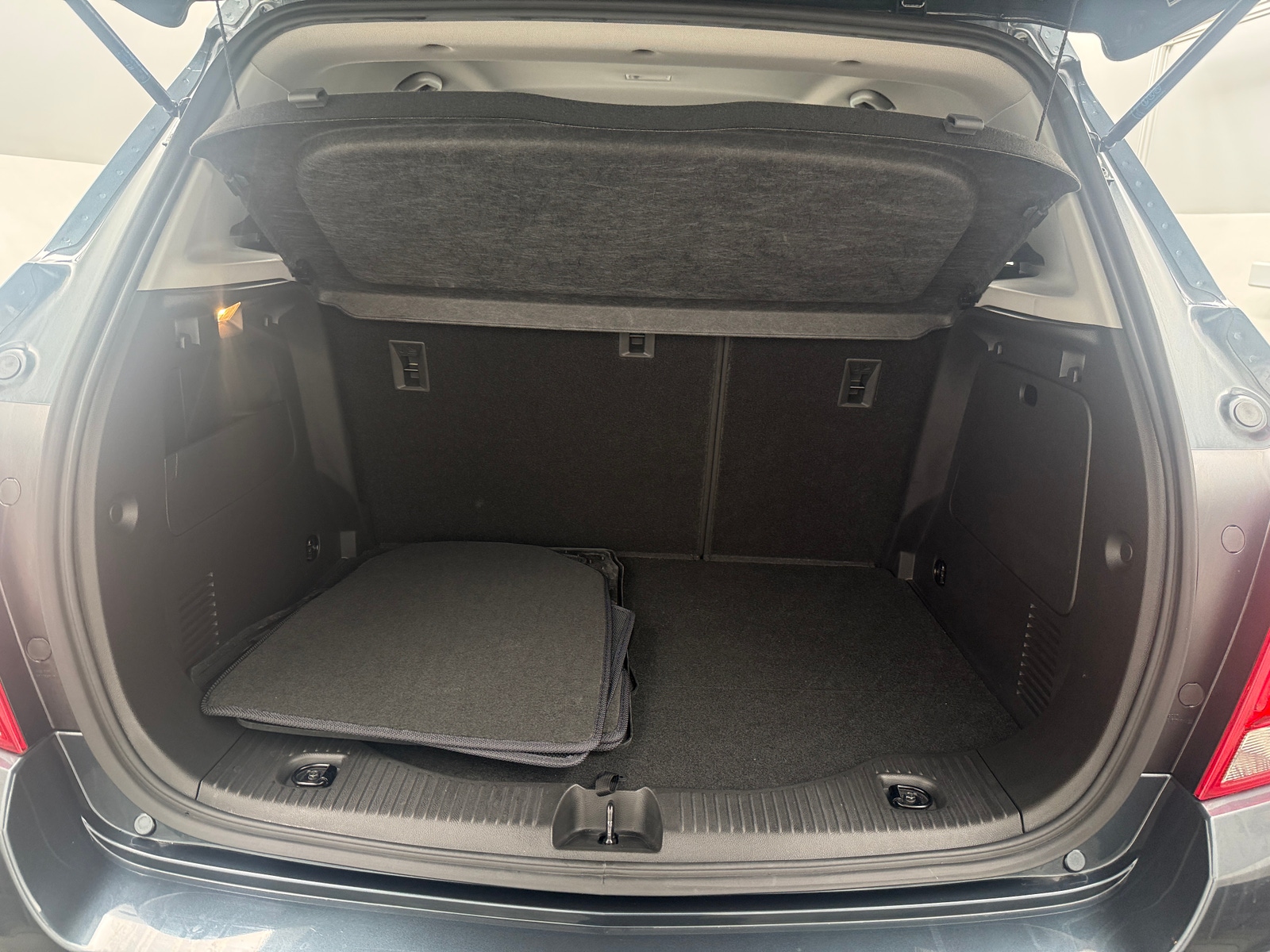 Thumbnail: 2021 Chevrolet Trax - 6