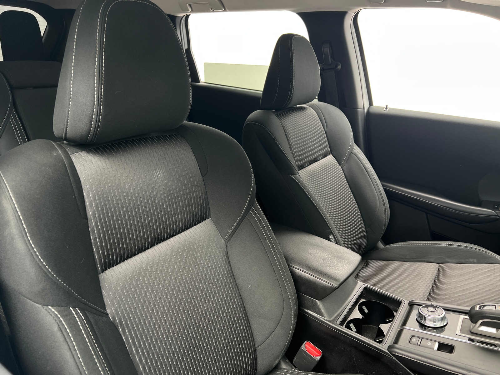 Thumbnail: 2023 Mitsubishi Outlander - 2