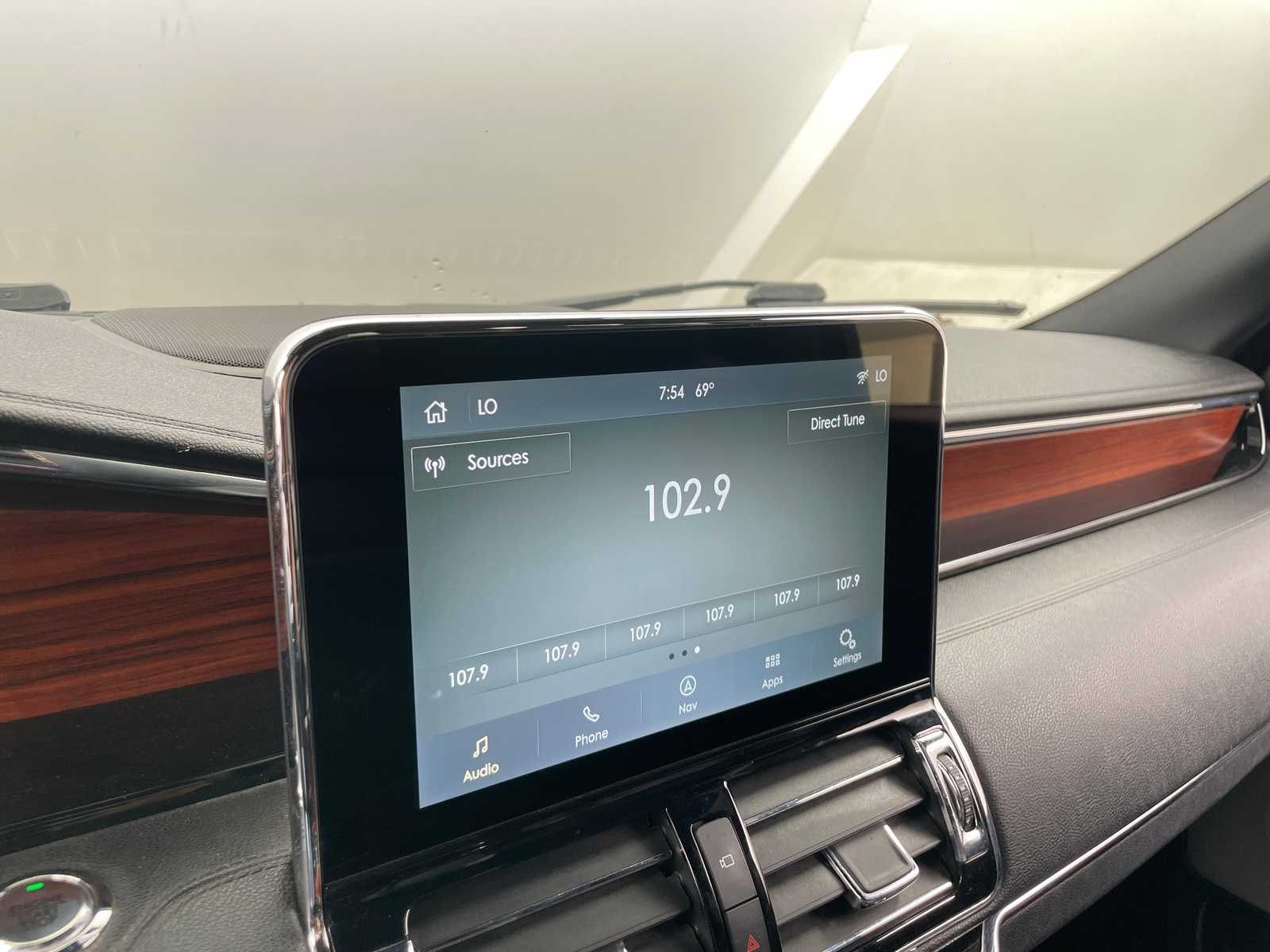 Thumbnail: 2021 Lincoln Navigator - 3