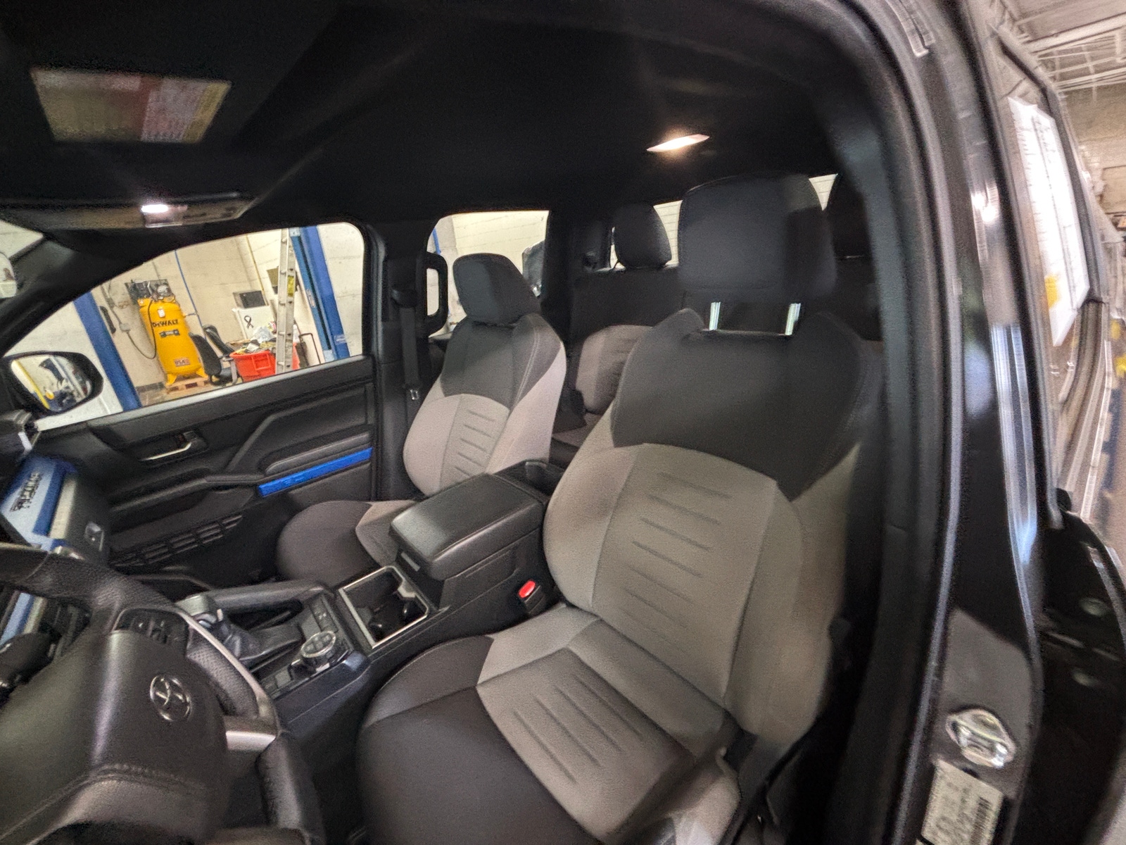 Thumbnail: 2025 Toyota Tacoma - 2