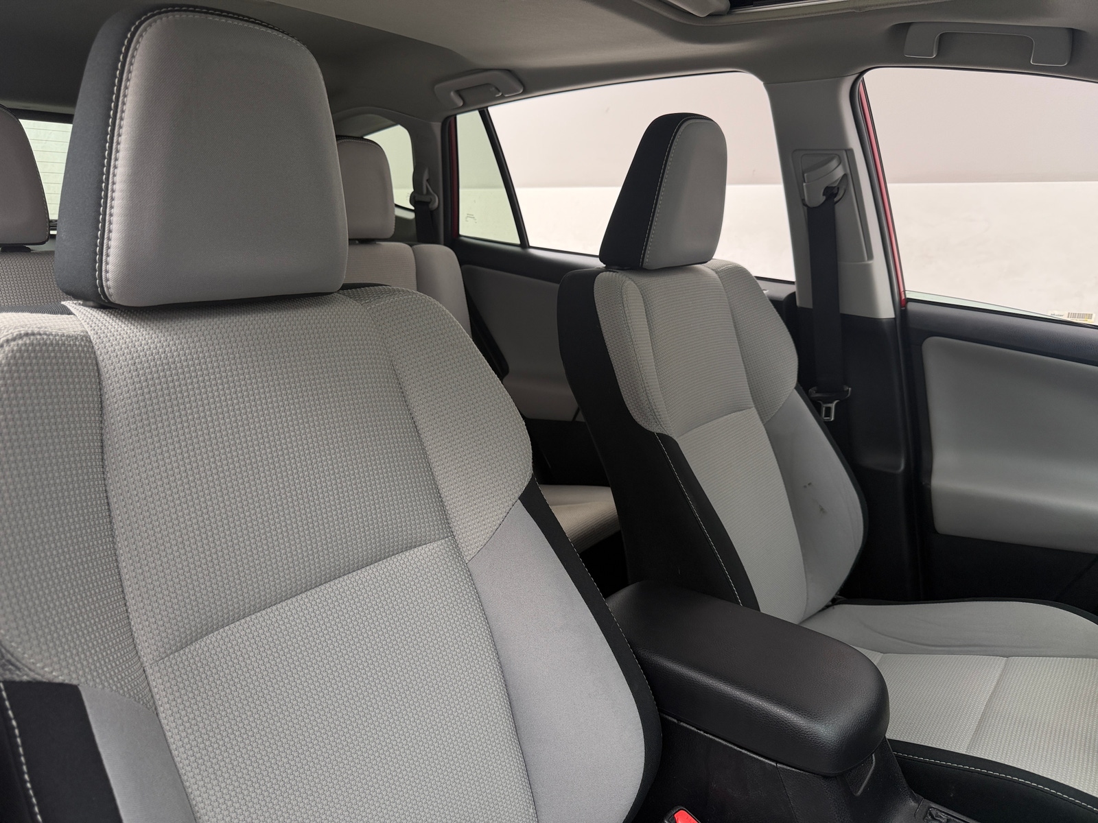 Thumbnail: 2016 Toyota RAV4 - 2