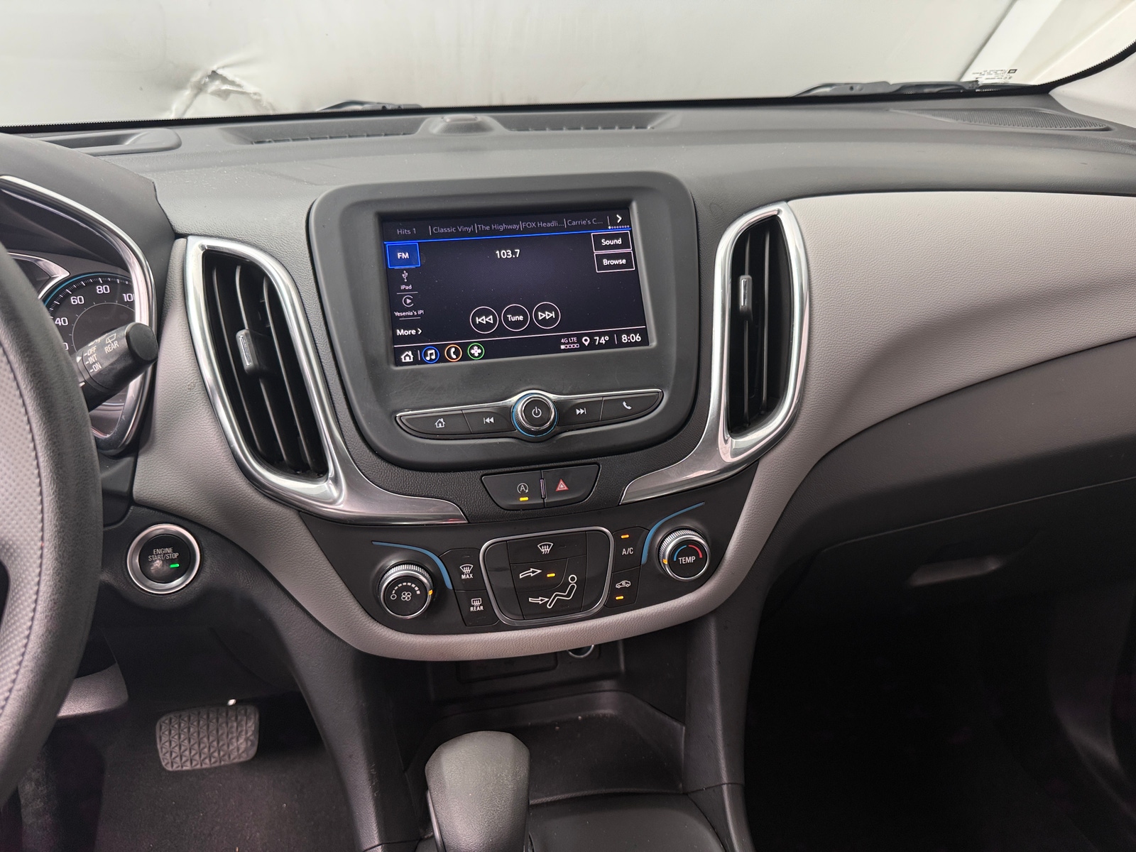 Thumbnail: 2022 Chevrolet Equinox - 4