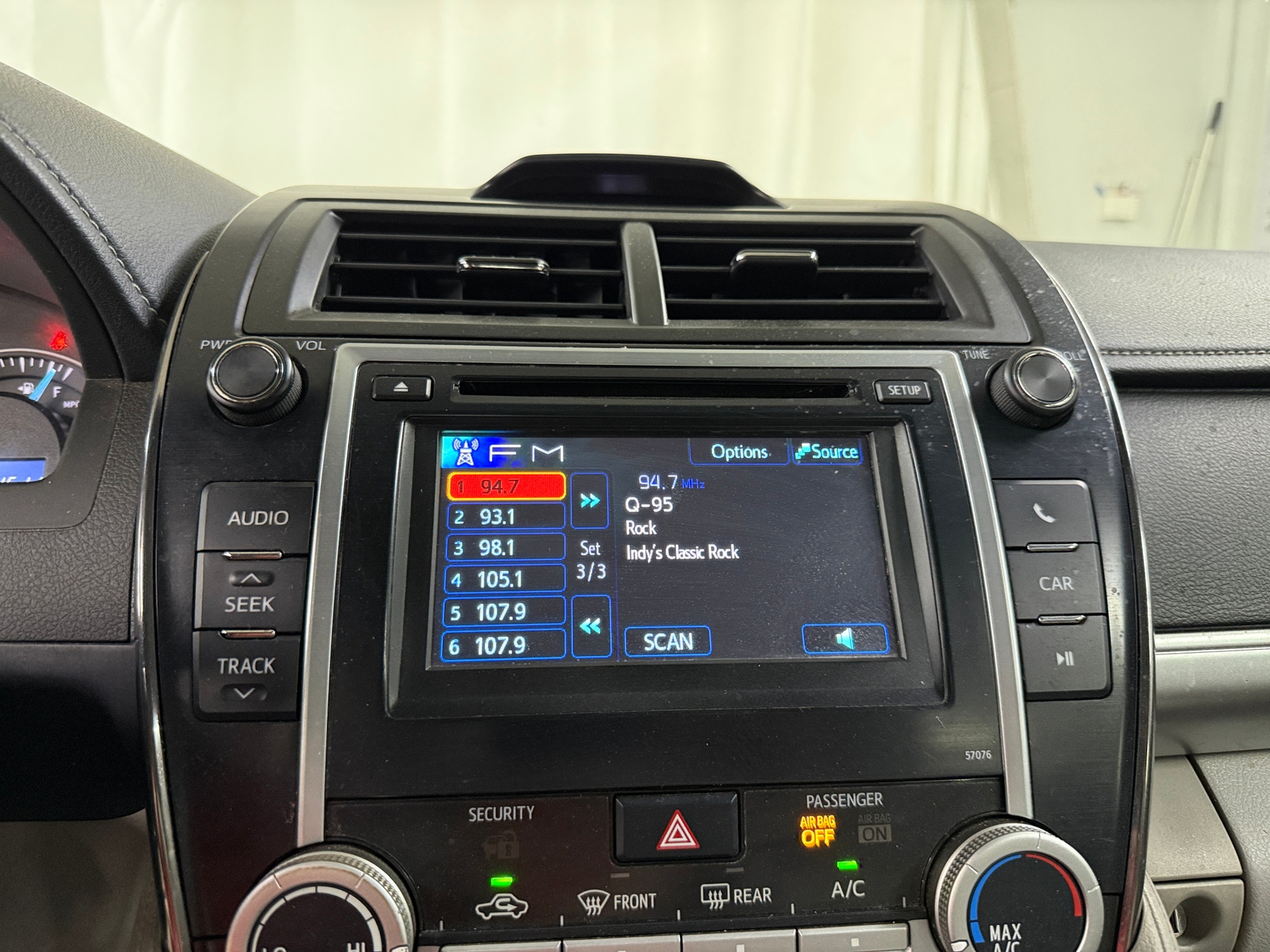 Thumbnail: 2013 Toyota Camry - 4
